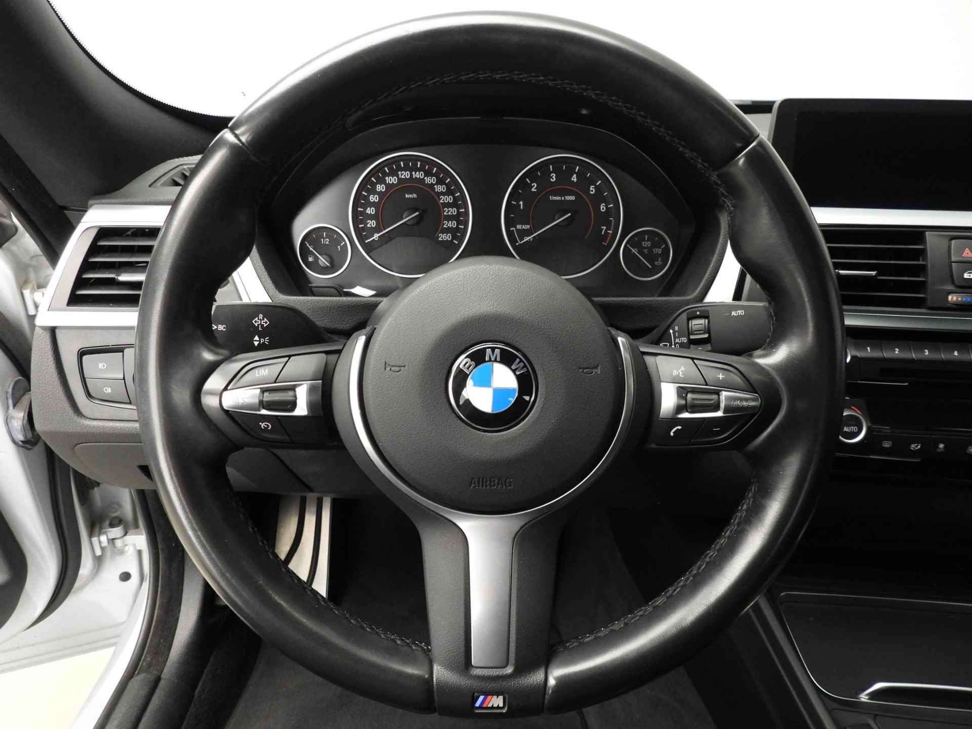 BMW 3 Serie Gran Turismo 320i | M-Sportpakket | LED | Leder | HUD | Stoelverwarming | Sportstoelen | Shadow line | Hifi speakers | Alu 19 inch - 12/46