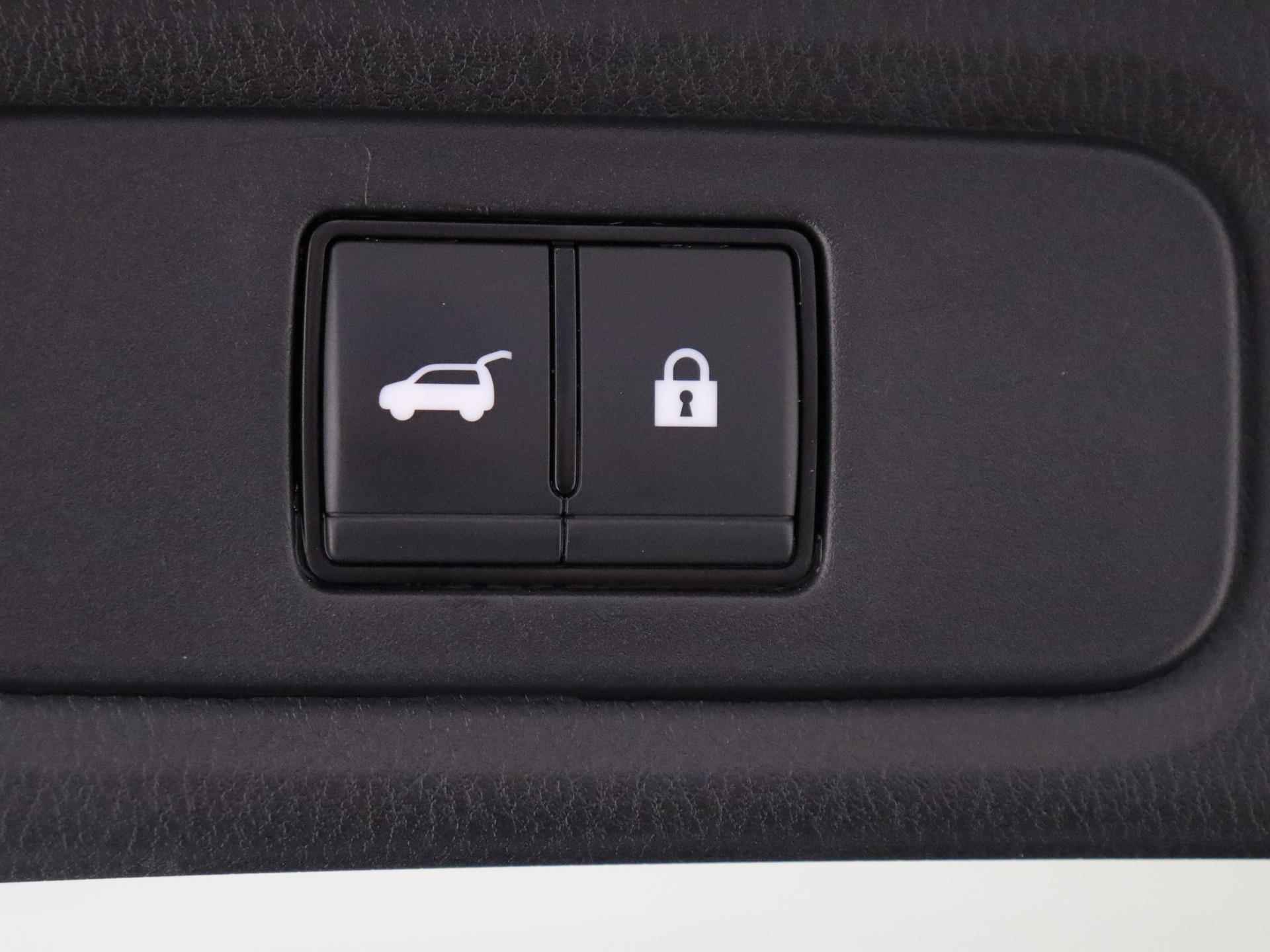 Nissan Qashqai 1.3 MHEV Tekna | Navigatie en Apple Caplay | Camera's rondom | Stoel, stuur, voorruitverwarming - 25/27