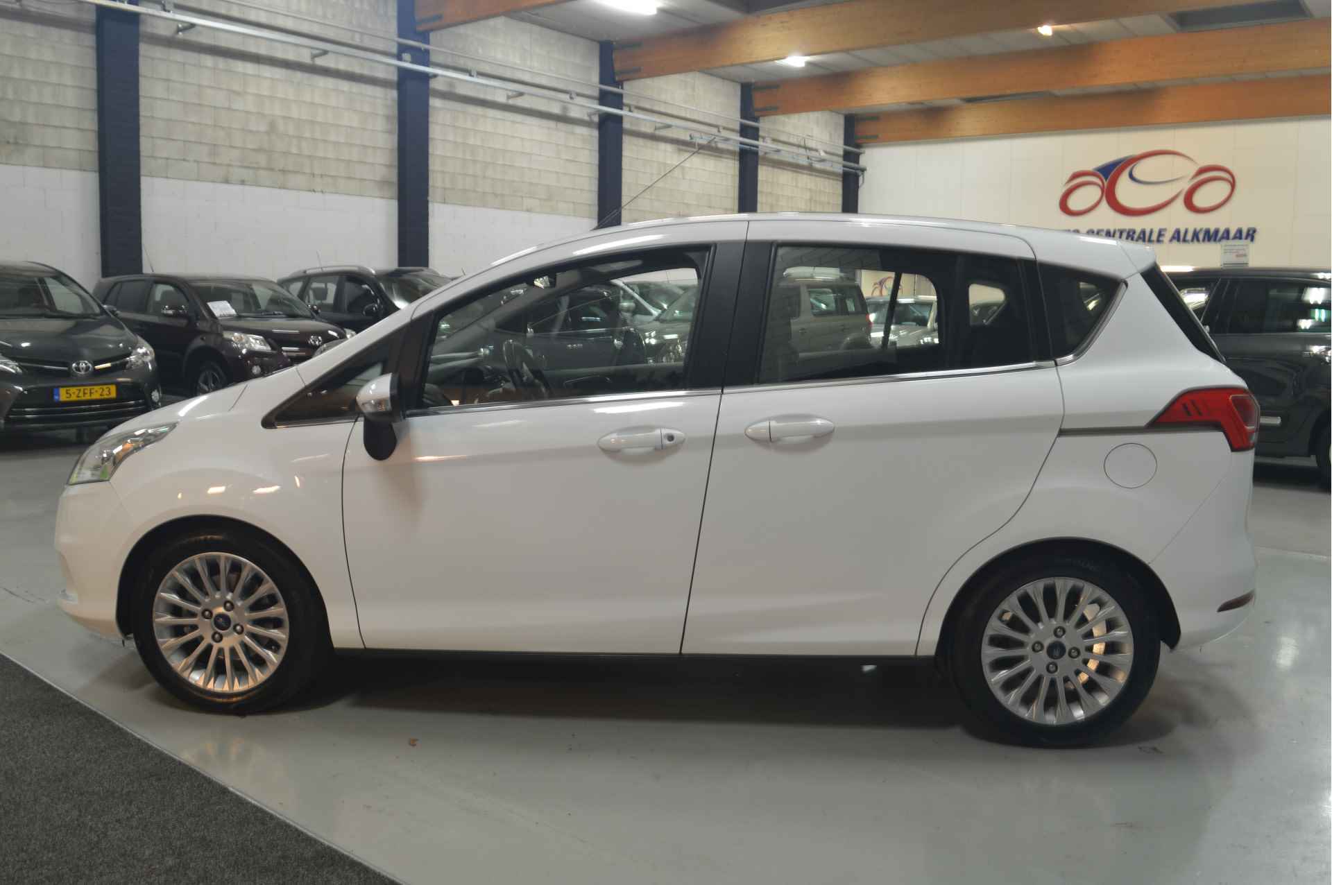 Ford B-MAX 1.6 TI-VCT Titanium // CLIMATE CONTROLE // CRUISE CONTROLE // TREKHAAK // - 6/24