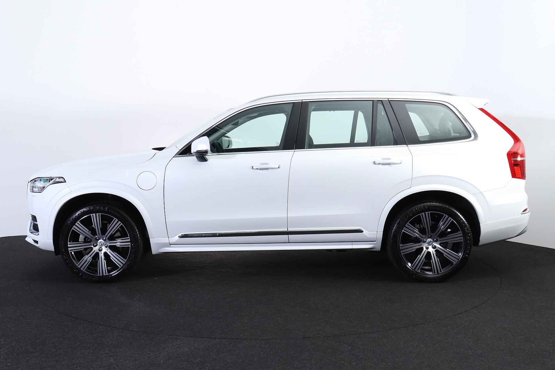 Volvo XC90 T8 Recharge AWD Inscription - LONG RANGE - Luchtvering - IntelliSafe Assist & Surround - Harman/Kardon audio - 360º Camera - Parkeersensoren voor & achter - Adaptieve LED koplampen - Verwarmde voorstoelen & stuur - Climate control 4-zone - Head up display - Draadloze tel. lader - Standkachel - 21' LMV - 3/28