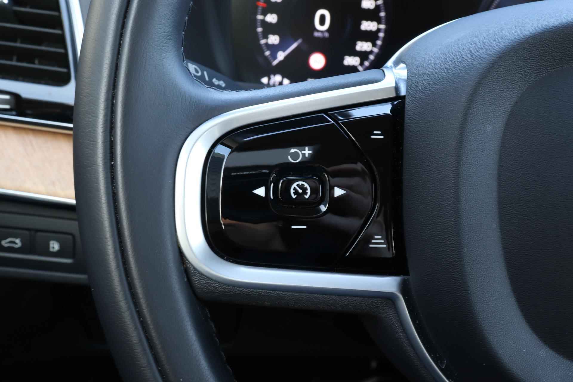 Volvo XC90 T8 Recharge AWD Inscription - LONG RANGE - Luchtvering - IntelliSafe Assist & Surround - Harman/Kardon audio - 360º Camera - Parkeersensoren voor & achter - Adaptieve LED koplampen - Verwarmde voorstoelen & stuur - Climate control 4-zone - Head up display - Draadloze tel. lader - Standkachel - 21' LMV - 17/28