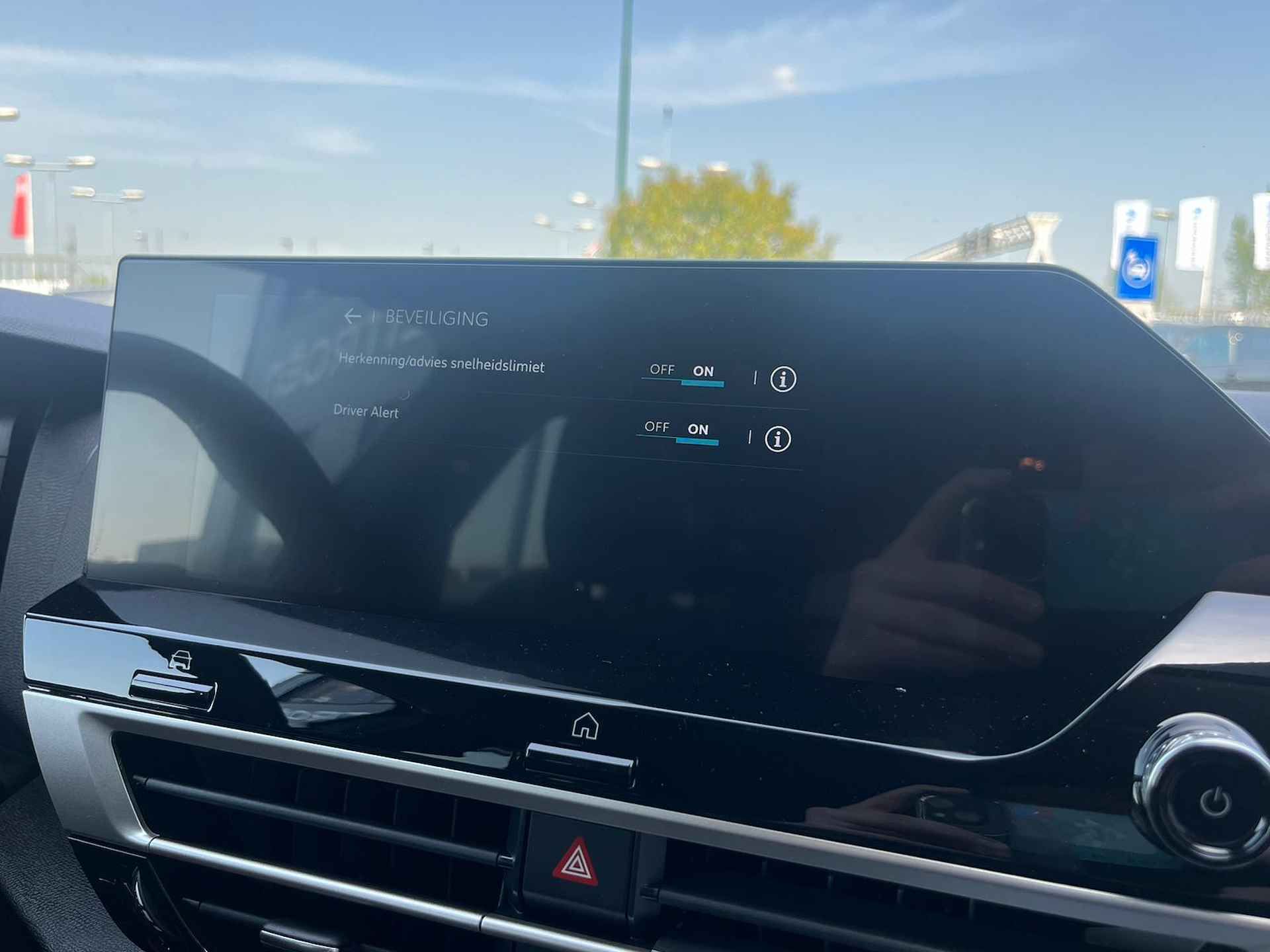 Citroën Ë-C4 You 50 kWh | Cruise Control | Camera | PDC achter | Climate Control | Carplay - 24/32