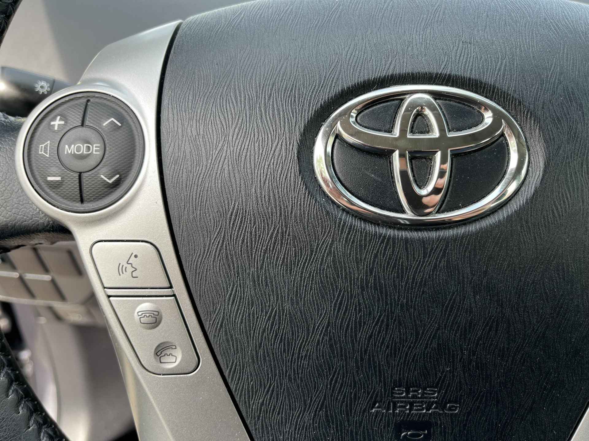 Toyota Prius 1.8 Business | Navigatie | Camera | Climate control | Bluetooth - 18/23