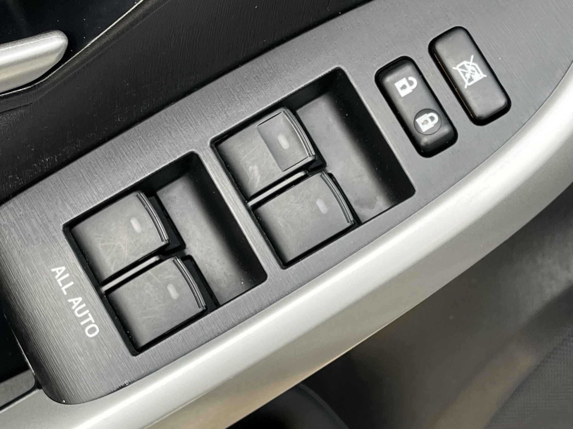 Toyota Prius 1.8 Business | Navigatie | Camera | Climate control | Bluetooth - 21/23