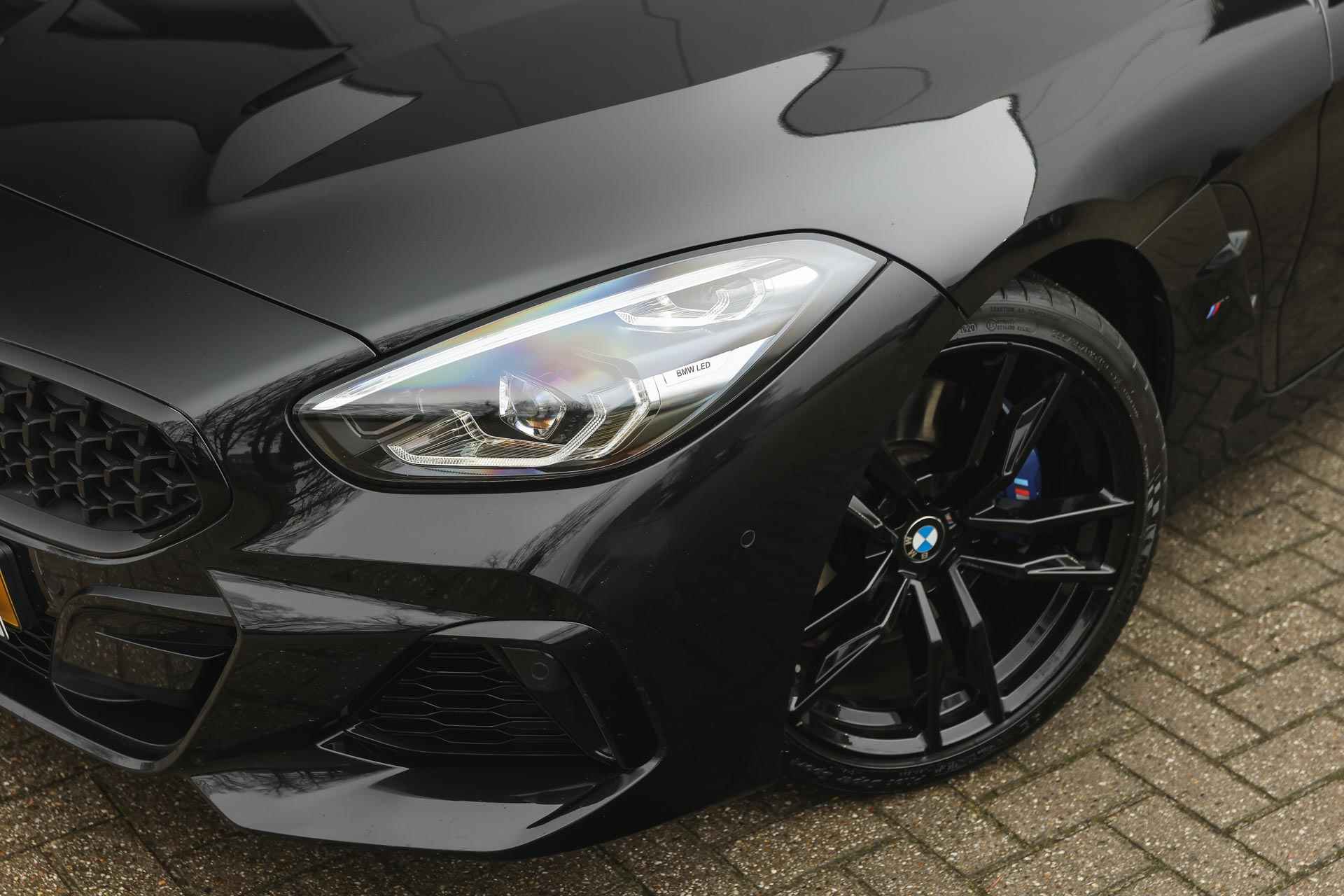 BMW Z4 Roadster M40i High Executive Automaat / Live Cockpit Professional / Adaptief M onderstel / Stoelverwarming / Adaptieve LED / Parking Assistant / Head-Up / Harman Kardon - 32/37