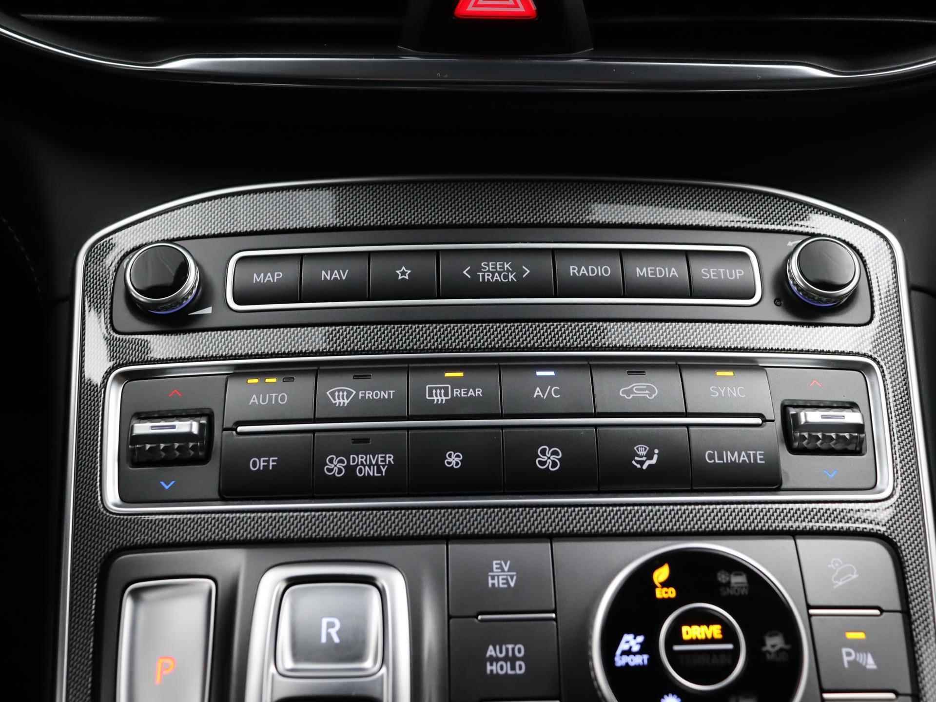 Hyundai Santa Fe 1.6 T-GDI PHEV Premium | Leder | Navigatie | - 19/30