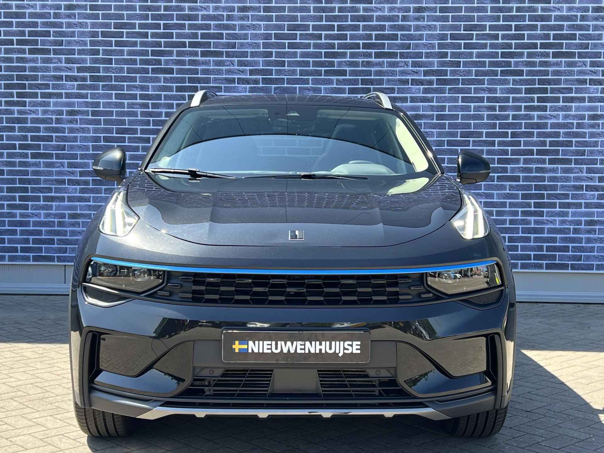 Lynk & Co 01 1.5 | Panoramadak | Adaptive cruise control | LED koplampen | Camera | 20 inch velgen | Climate control | Apple Carplay / Android Auto | - 14/27