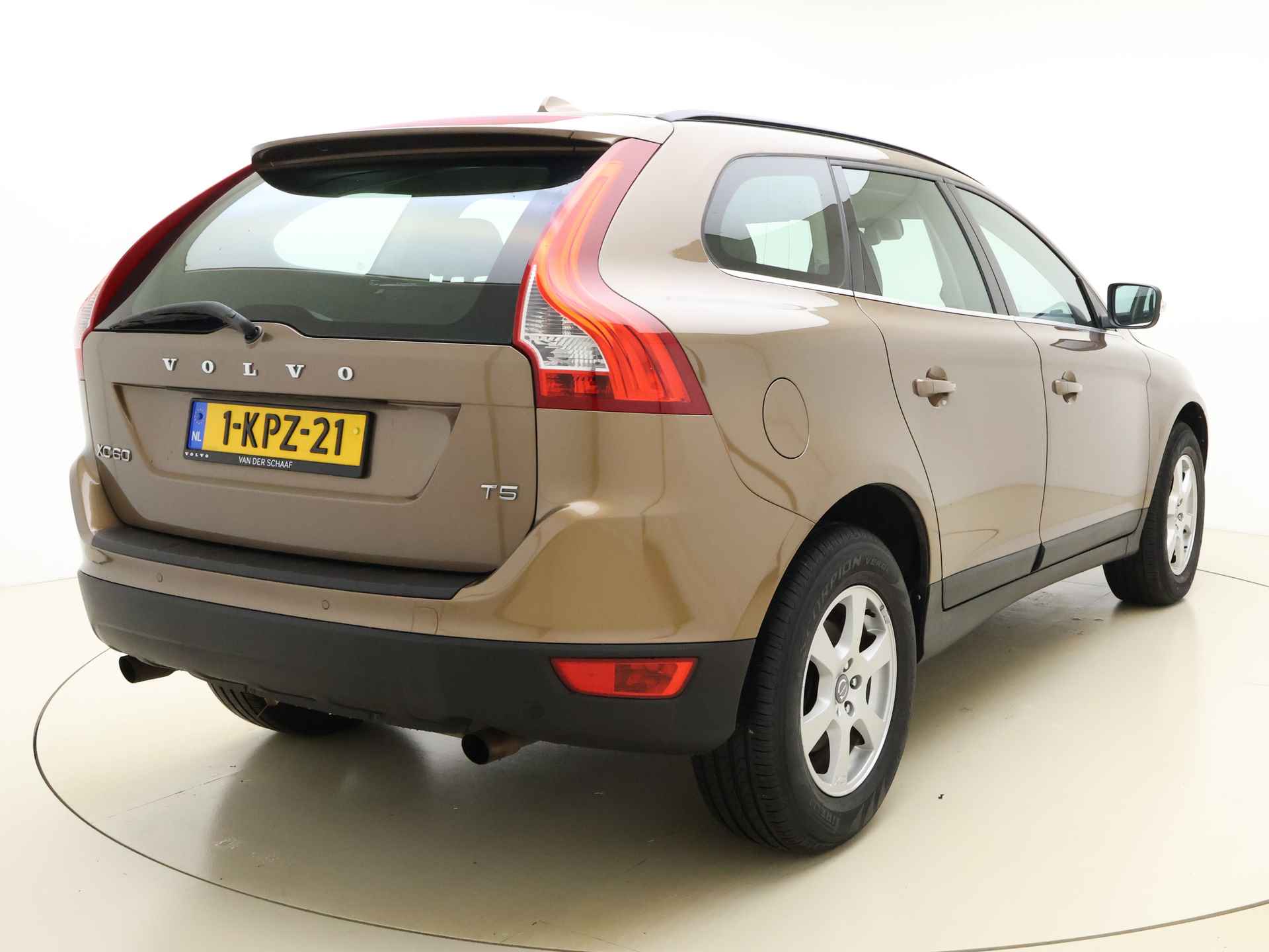 Volvo XC60 T5 241pk Automaat Momentum | Xenon | Elektr. Bestuurdersstoel | Kinderzitjes | Stoelverwarming | Elektr. Achterklep / Cruise Control / Navigatie / - 13/36