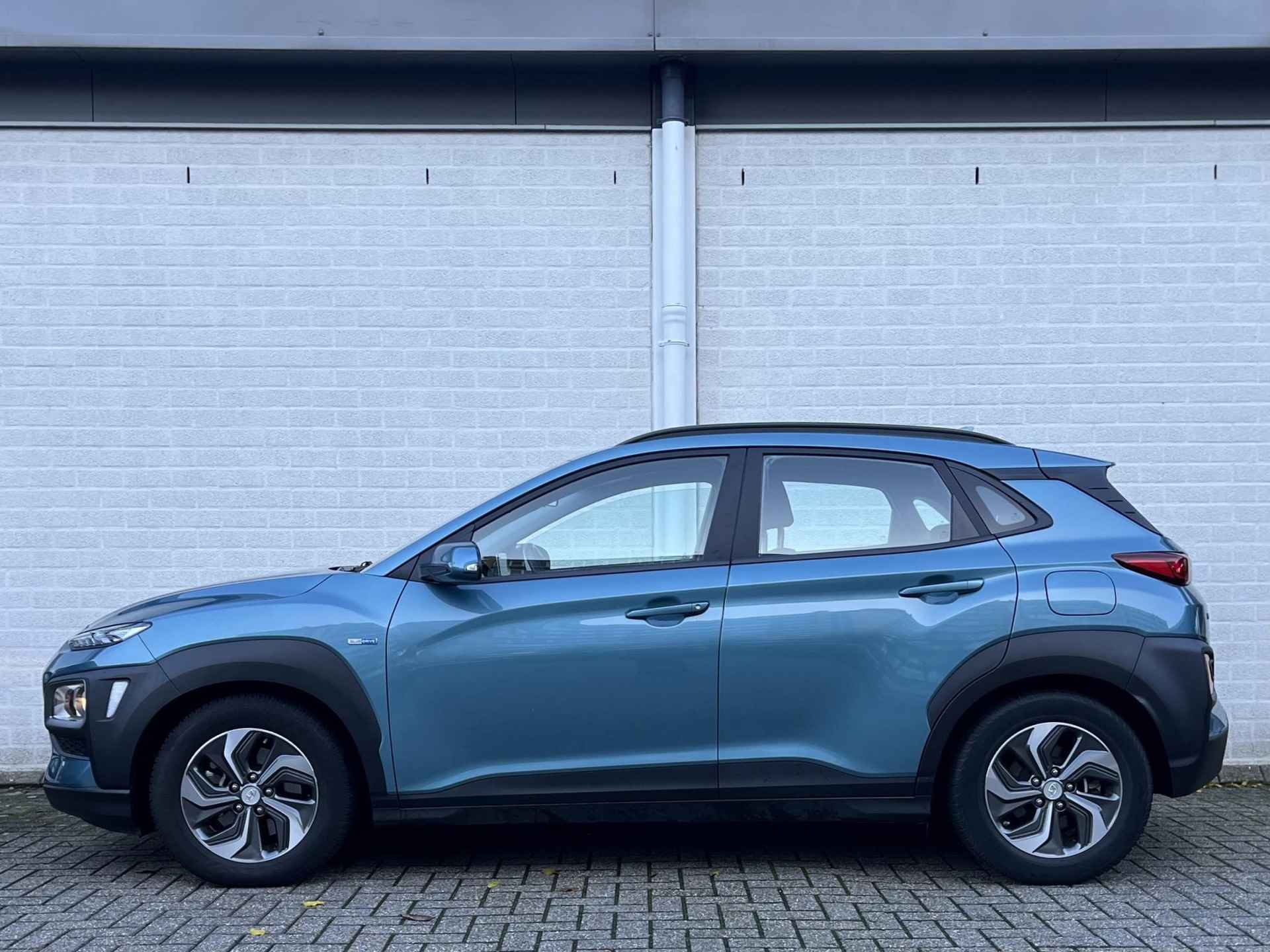 Hyundai Kona 1.6 GDI HEV Comfort || Ingebouwde navigatie | Adaptieve cruisecontrol | Camera | Trekhaak | Bi-color lmv || - 3/37