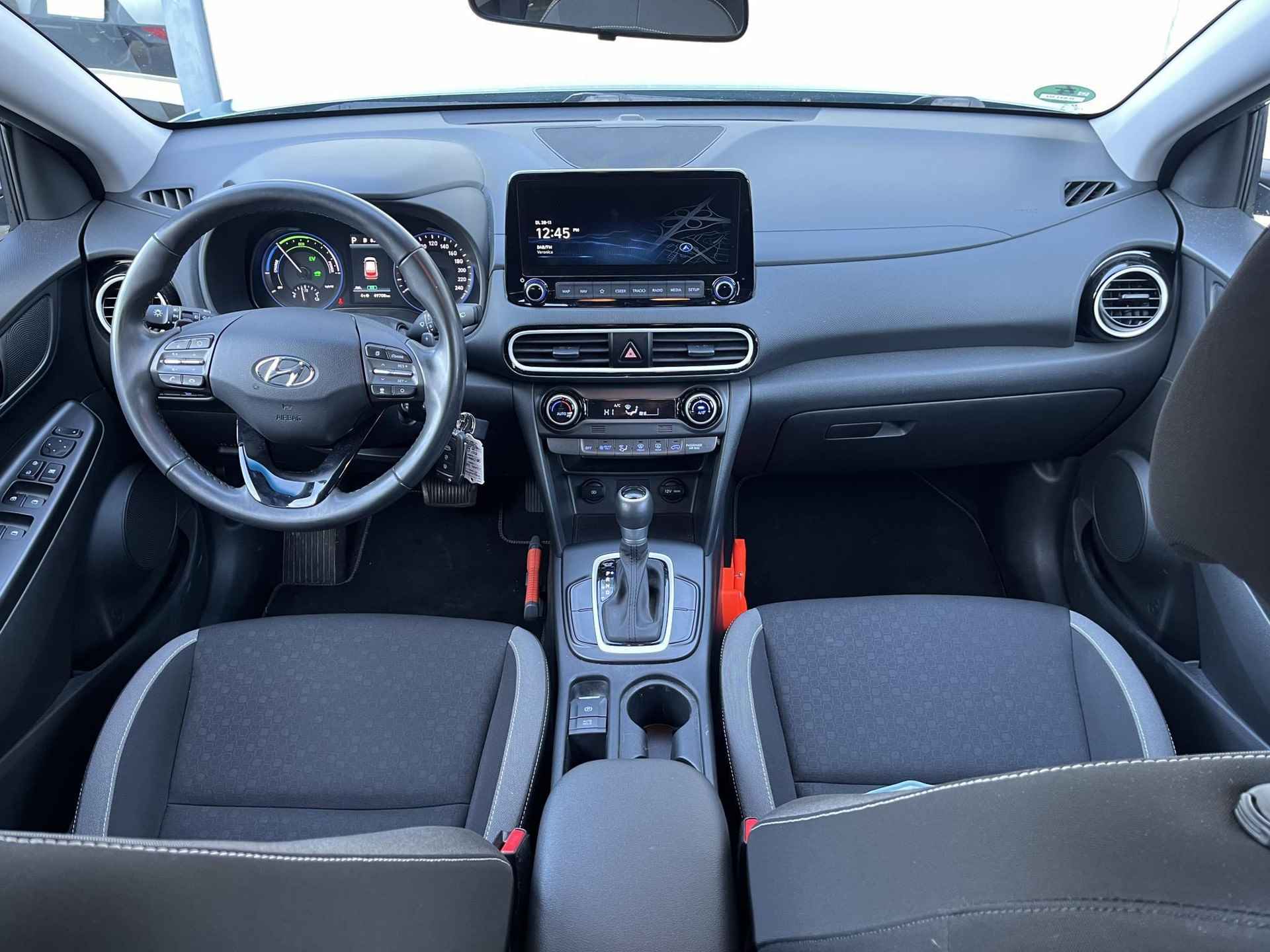 Hyundai Kona 1.6 GDI HEV Comfort || Ingebouwde navigatie | Adaptieve cruisecontrol | Camera | Trekhaak | Bi-color lmv || - 11/37