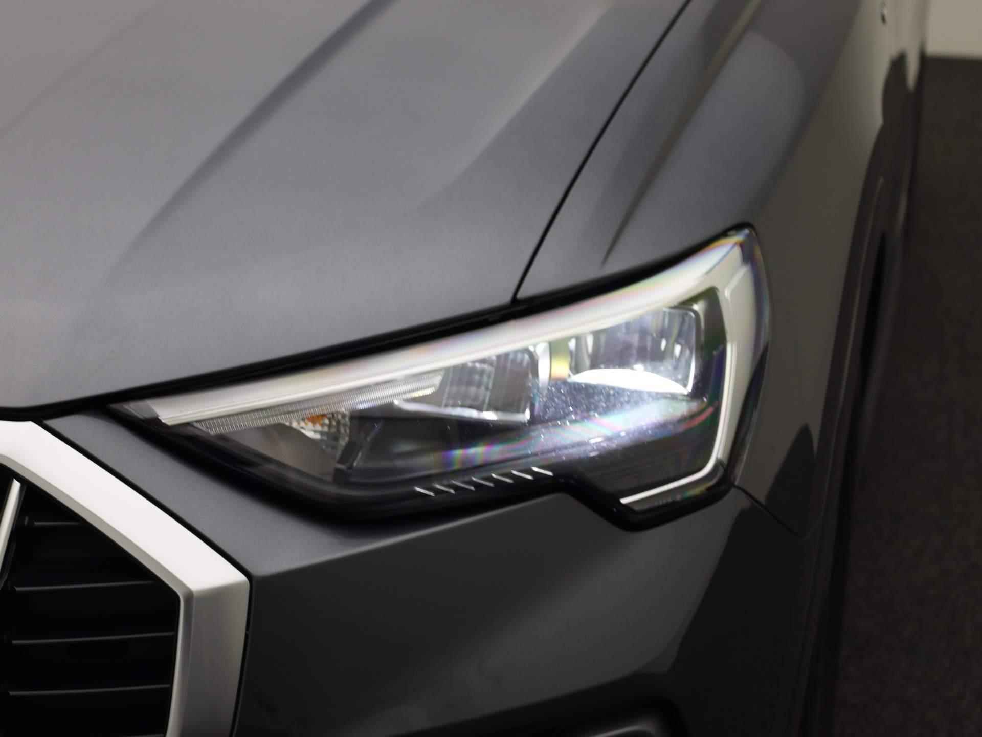 Audi Q3 35 TFSI/150PK S Line · Leder/Alcantara · Parkeersensoren + camera · Drive select - 14/44