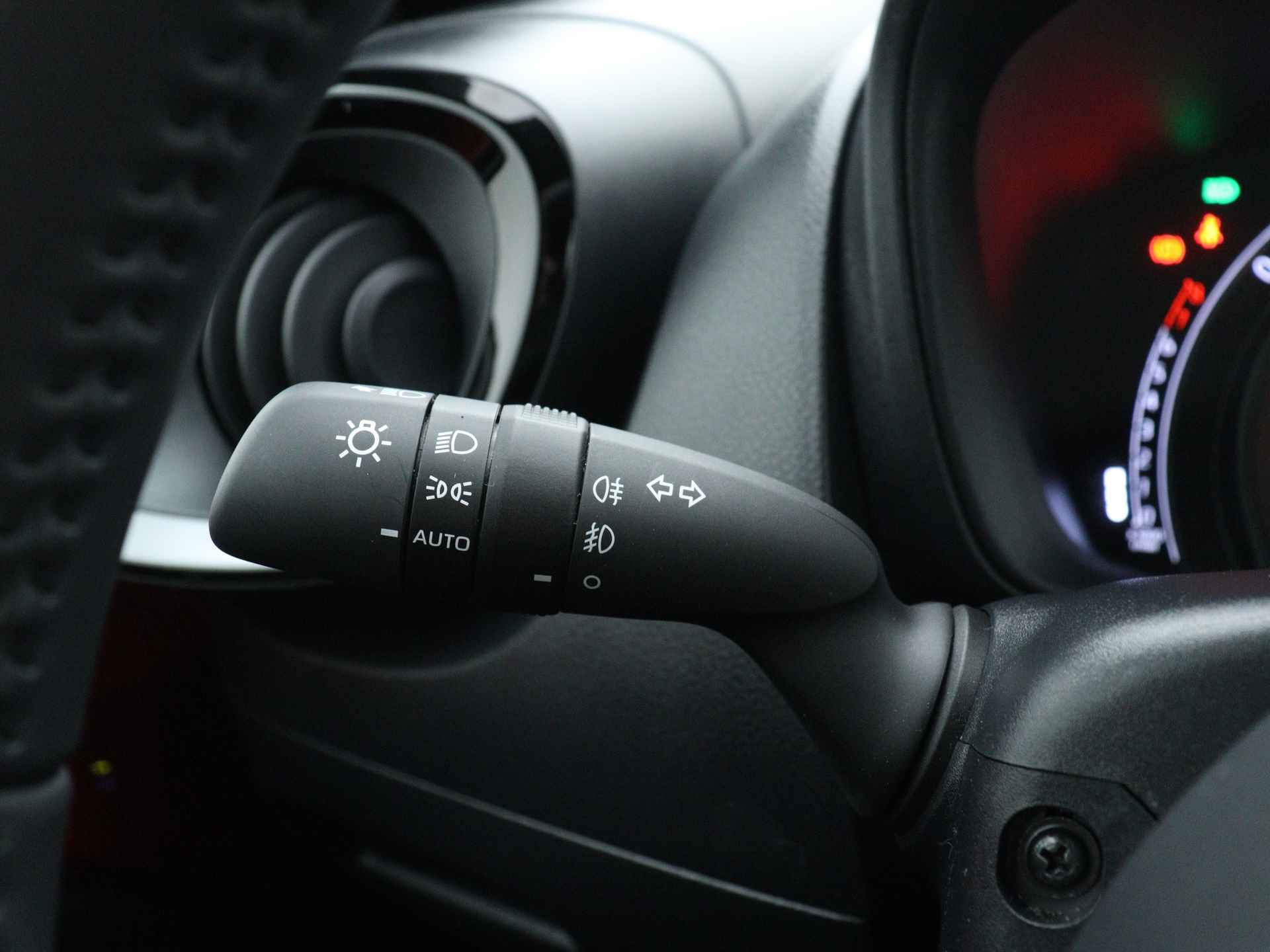Toyota Aygo X 1.0 Envy +Limited | Navigatie | Camera | LM Velgen | - 23/42