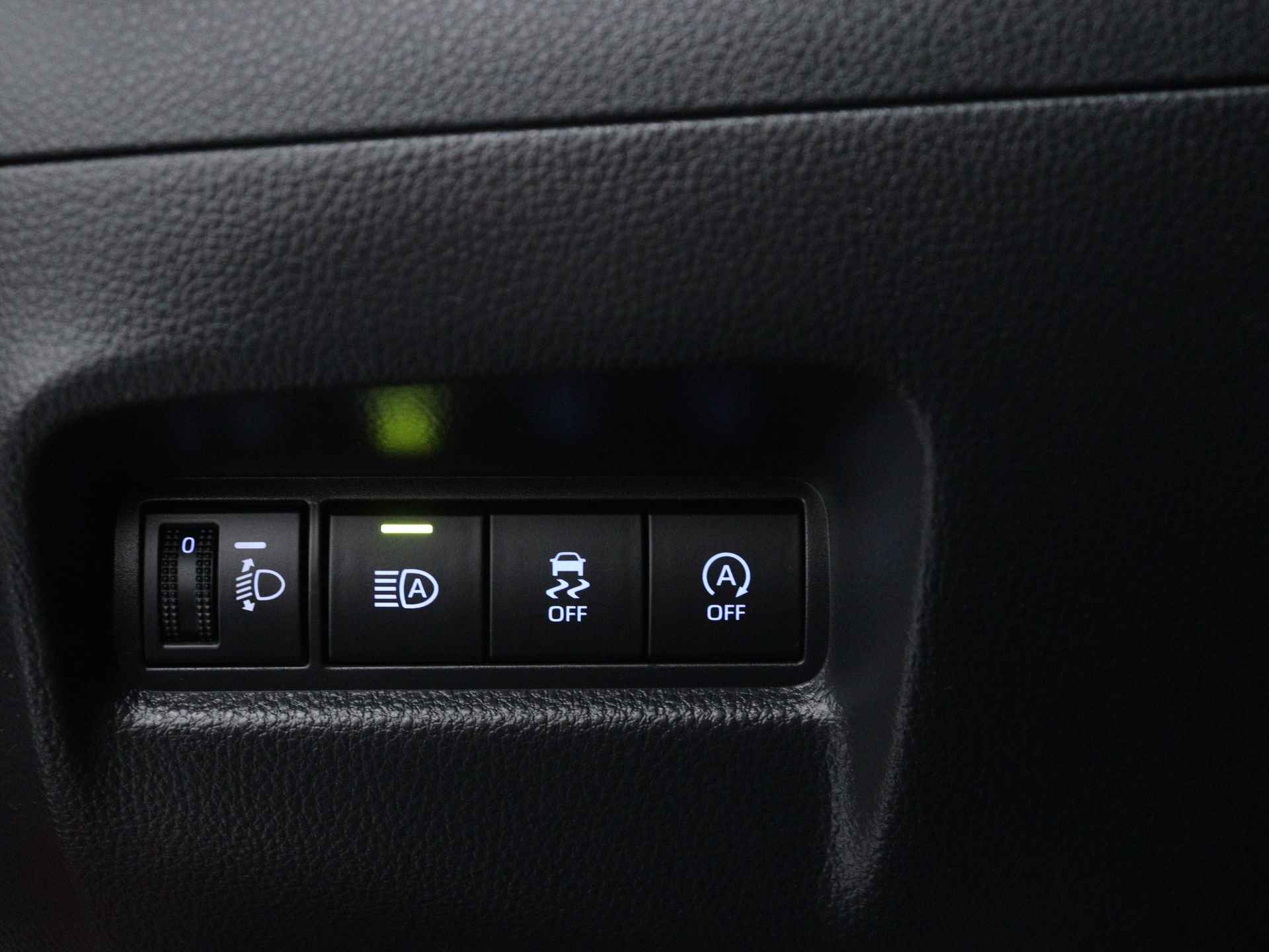 Toyota Aygo X 1.0 Envy +Limited | Navigatie | Camera | LM Velgen | - 33/42