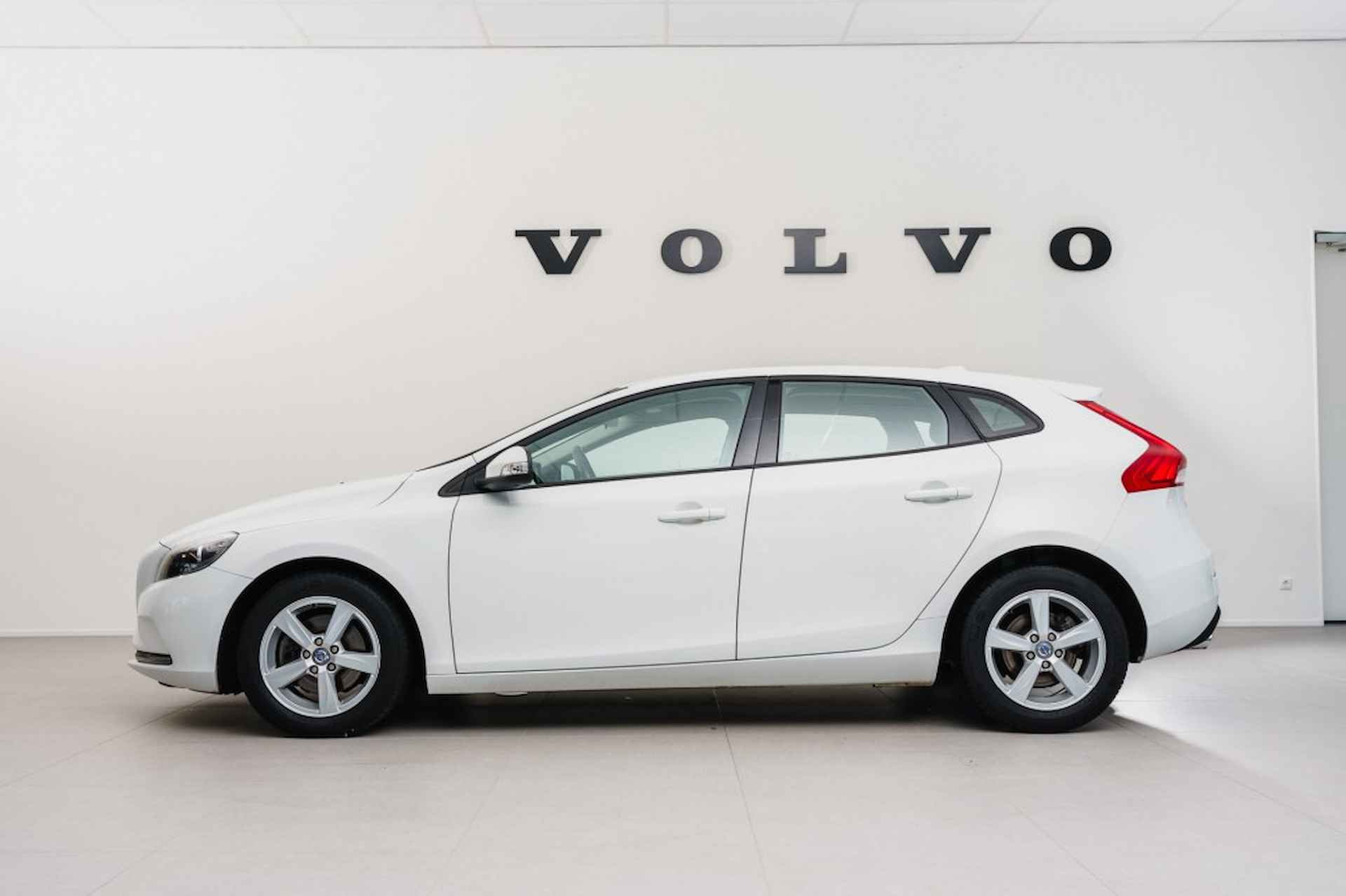 VOLVO V40 T2 Kinetic, Business Pack Pro - 2/22