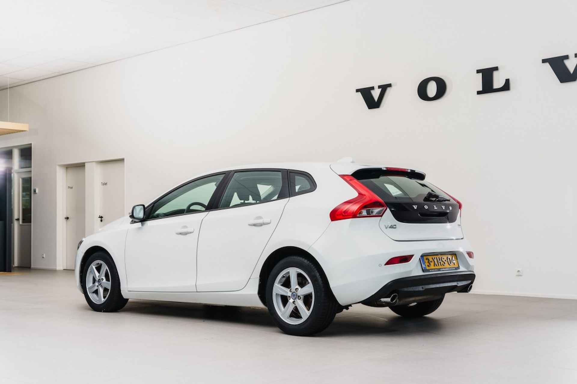 VOLVO V40 T2 Kinetic, Business Pack Pro - 3/22