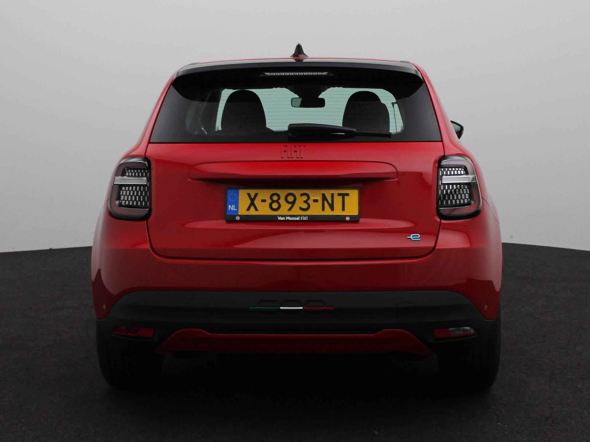 Fiat 600e RED 54 kWh | Android & Apple Carplay | Parkeersensoren | Regensensor | - 5/24