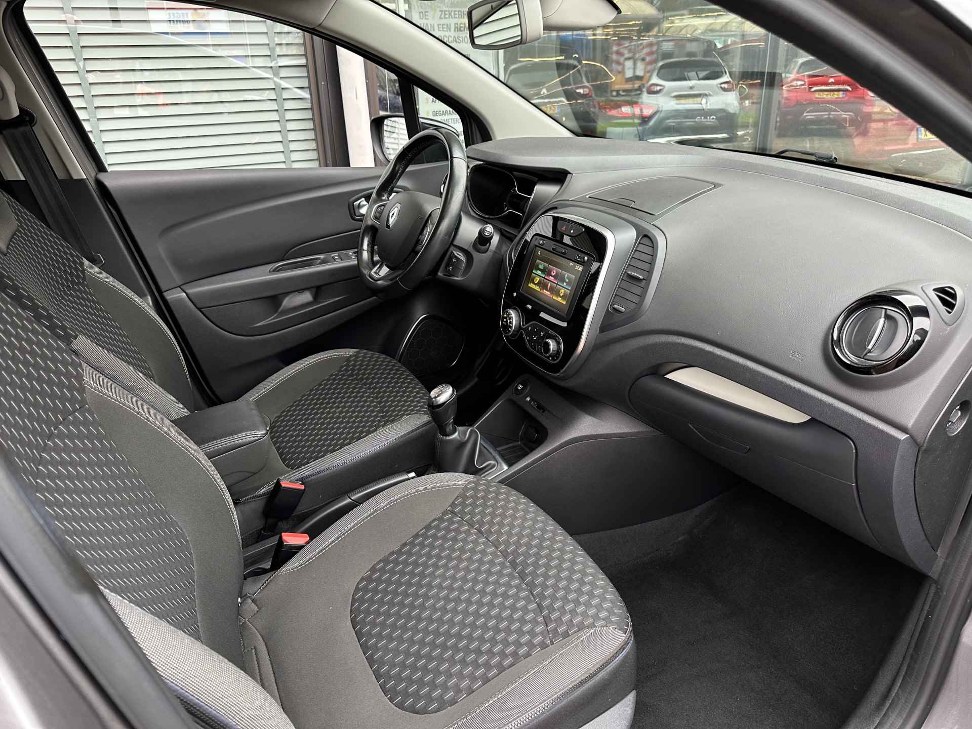 Renault Captur fase2 Intens Tce 90 | camera | Apple Carplay / Android auto | tijdelijk gratis Top Afleverpakket twv Eur 695 - 10/40