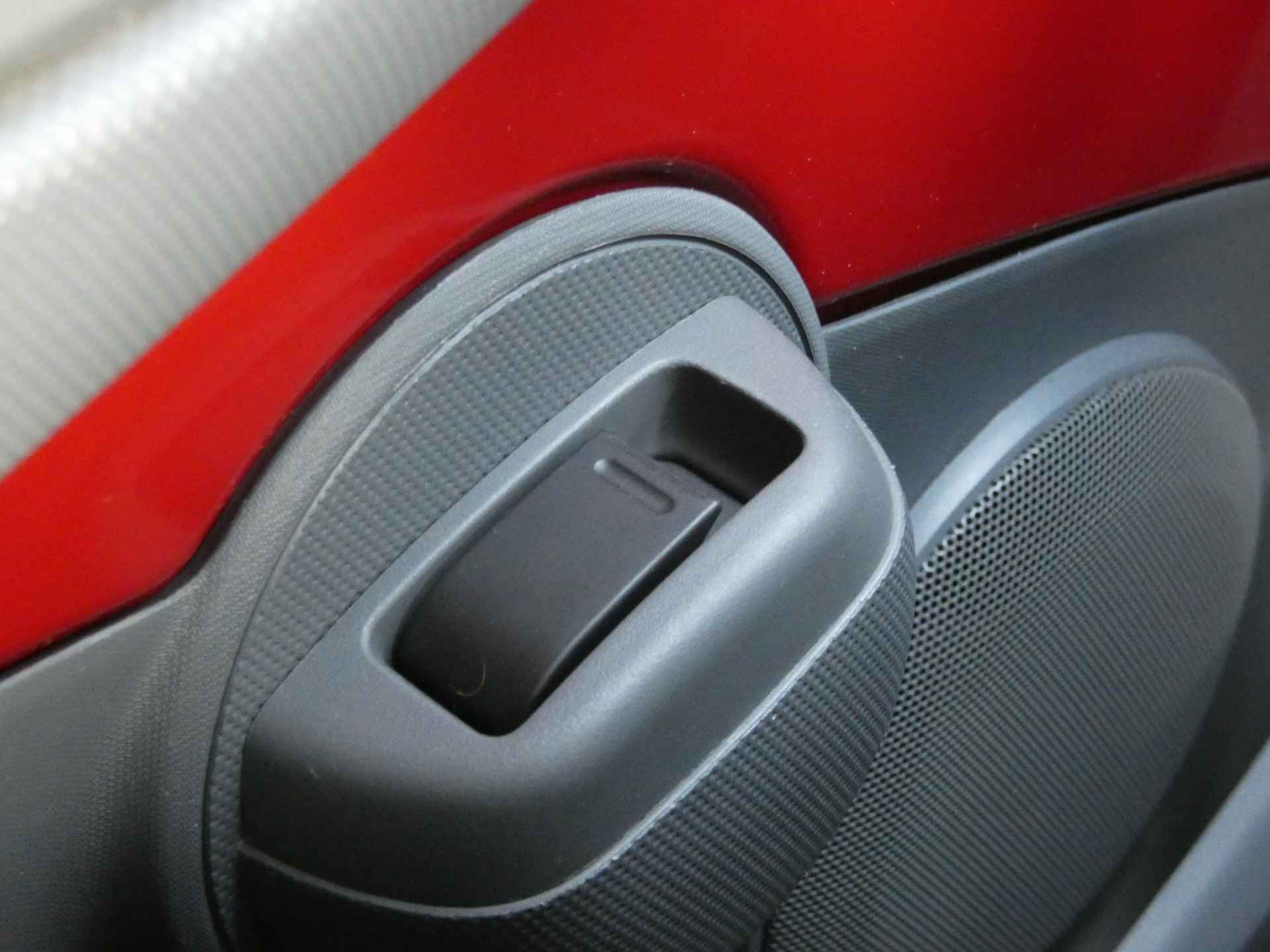 Toyota Aygo 1.0-12V Aspiration Red Navigator Airco | Navigatie | Lichtmetalen Velgen - 21/34