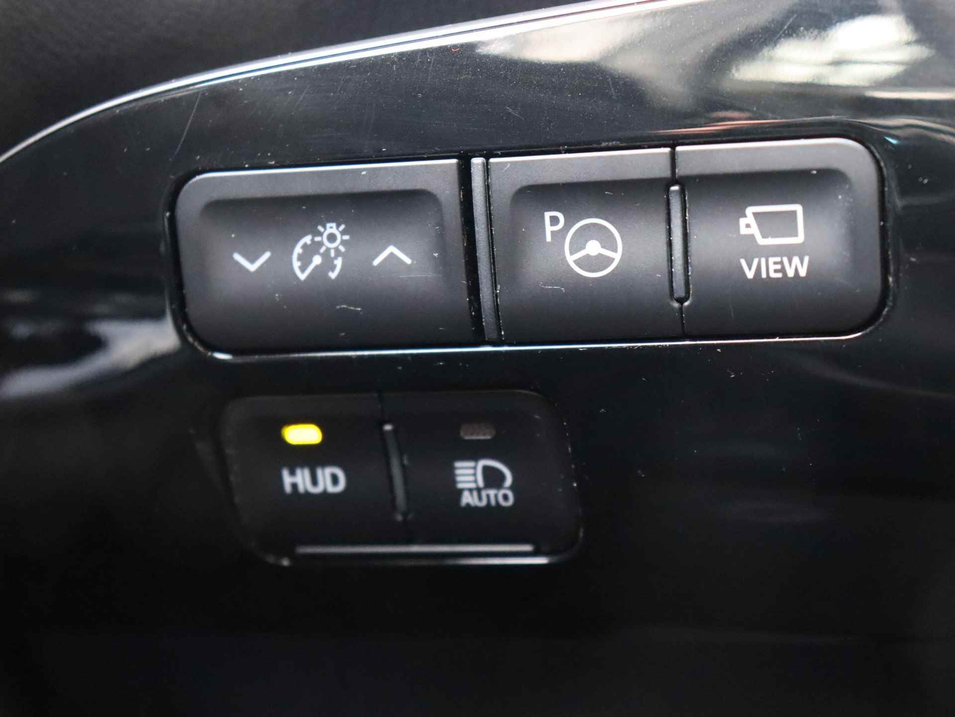 Toyota Prius 1.8 Plug-in Executive, Leder, 360 Camera, Blindpot - 30/39