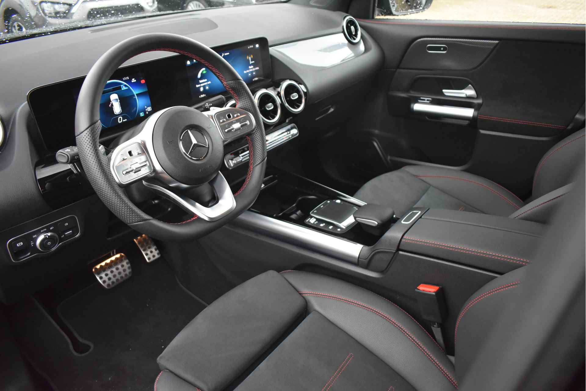 Mercedes-Benz GLA 180 AMG Line | Navigatie | Stoelverwarming | Achteruitrijcamera | Comfortstoelen | Elektr. Achterklep | Climate Control | Keyles - 6/56