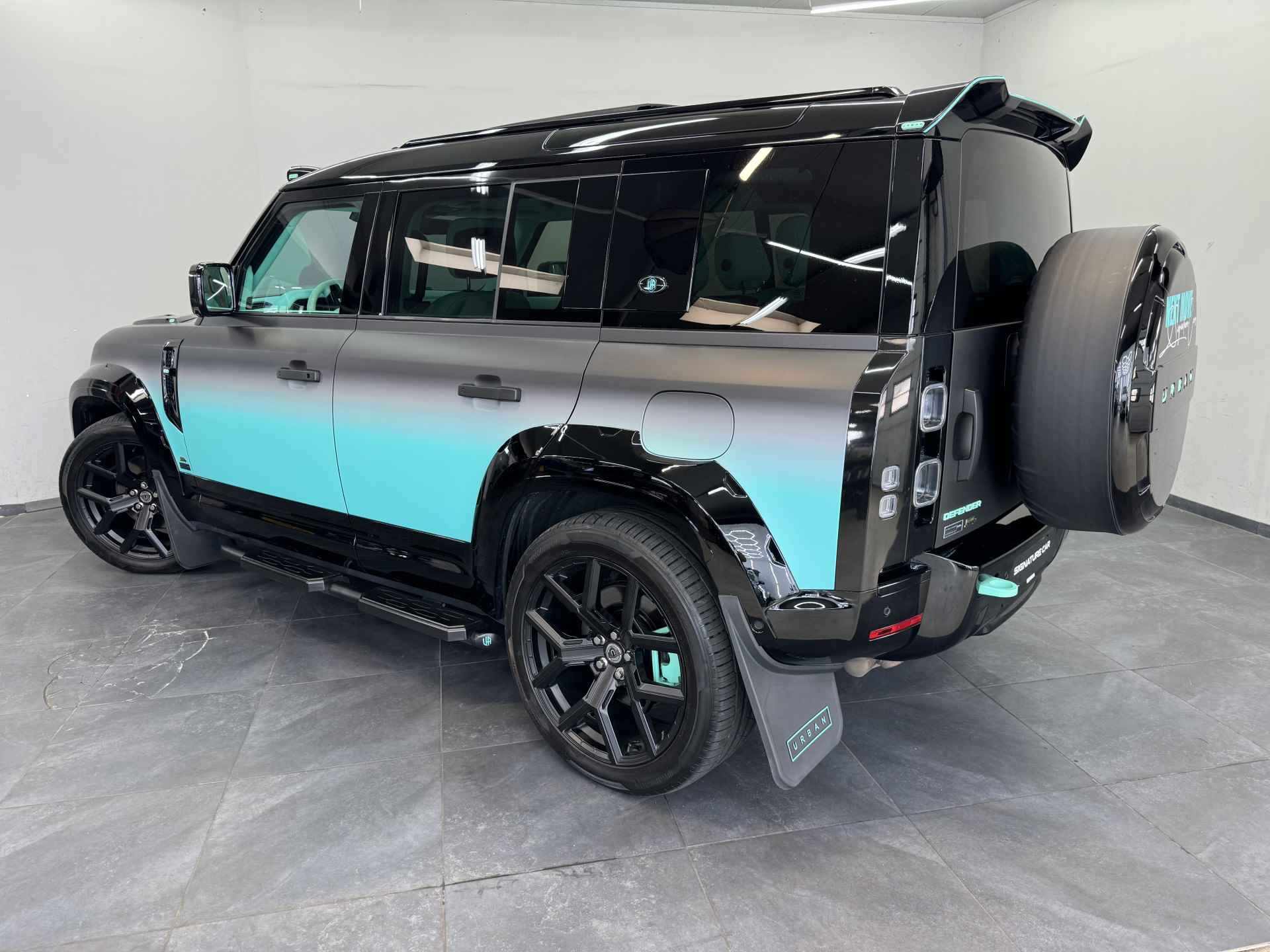 Land Rover Defender 2.0 P400e 110 X✅Customized Signature Car✅UNIEK✅Custom Interieur✅Stoelventilatie✅URBAN✅Meridian✅Panoramadak✅ - 81/108