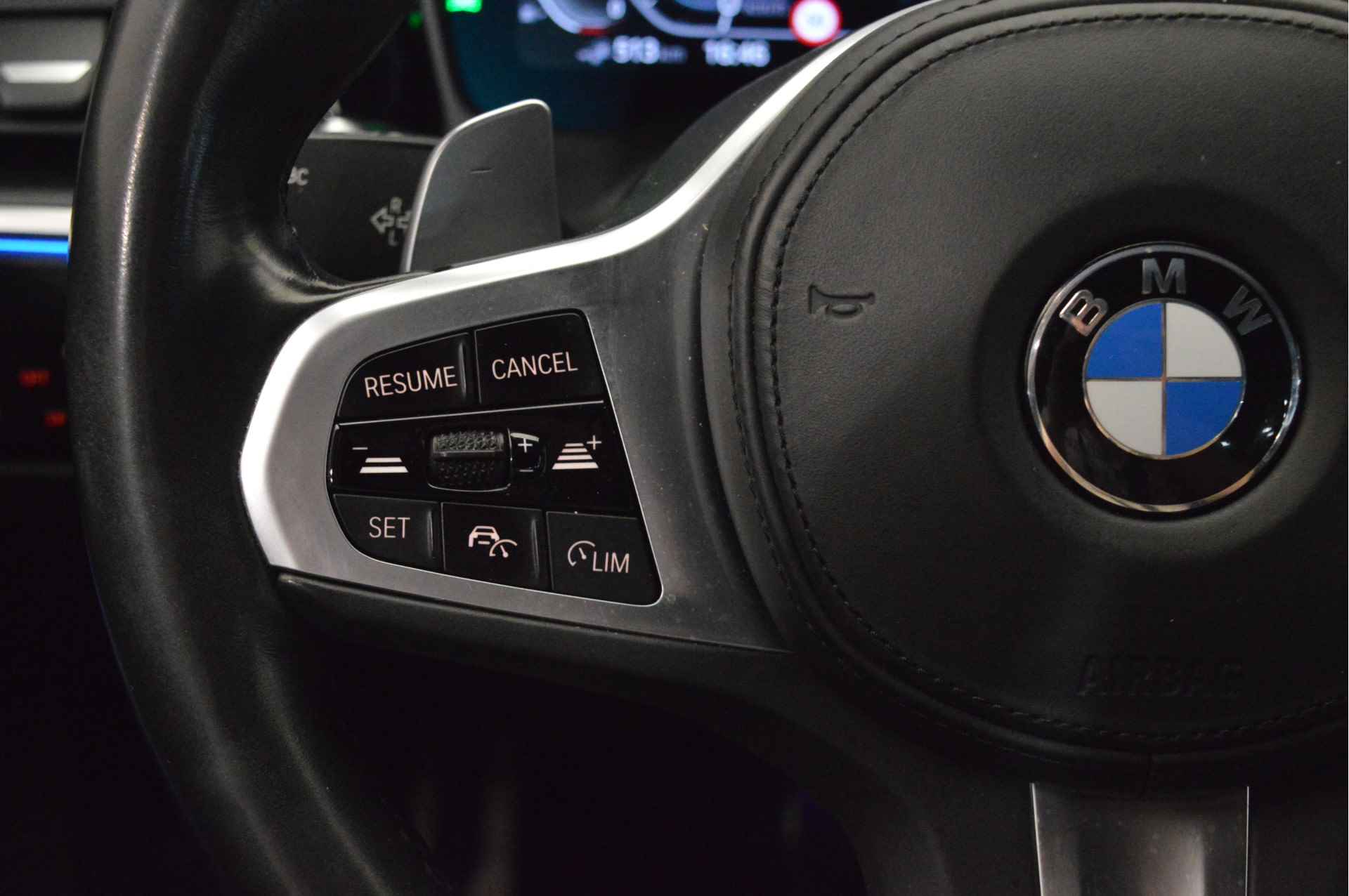 BMW 3 Serie Touring 330e High Executive M Sport Automaat / Sportstoelen / Active Cruise Control / LED / Parking Assistant / Live Cockpit Professional / Comfort Access - 18/23