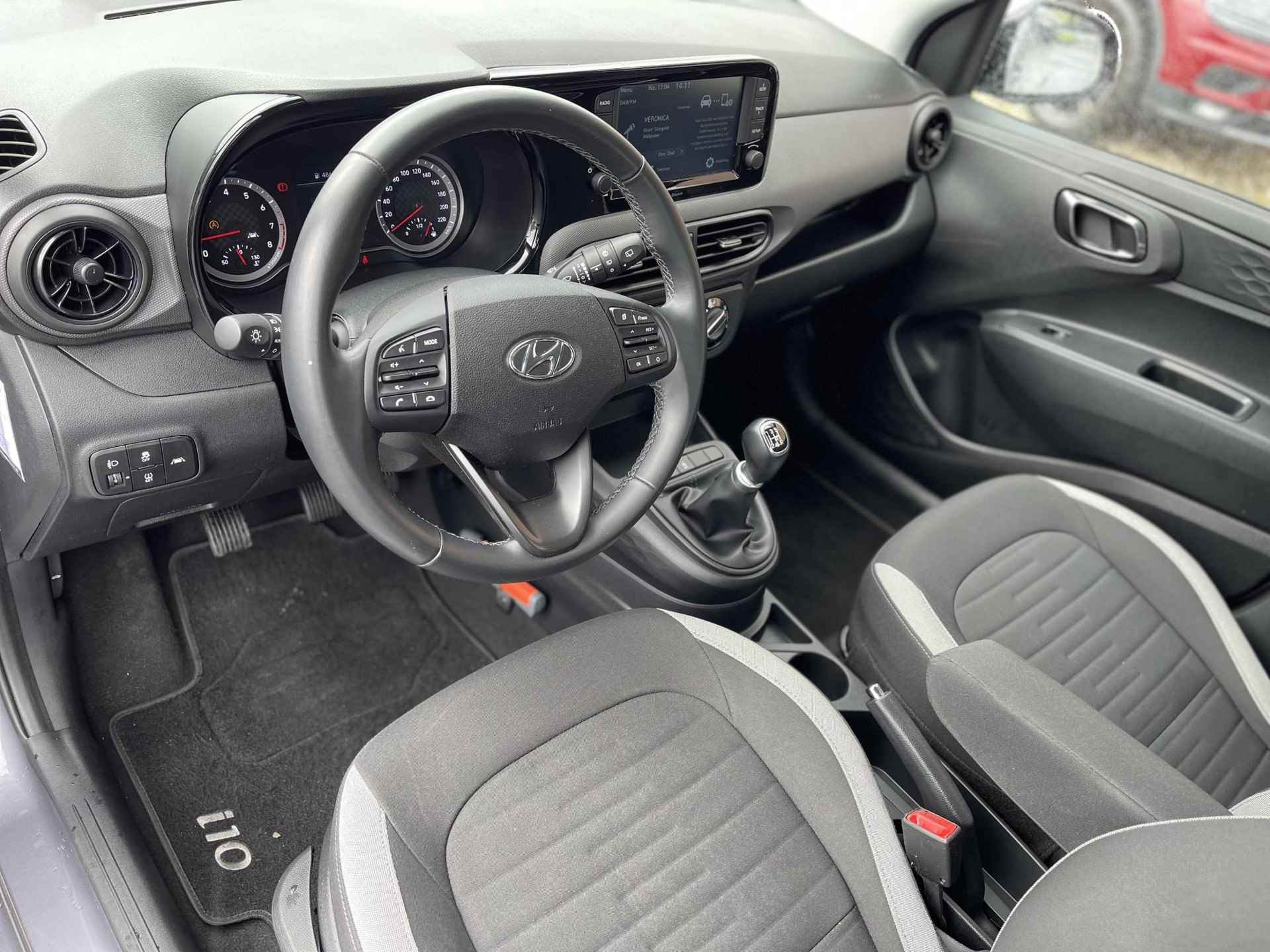 Hyundai i10 1.0 Comfort | Apple Carplay/Android Auto | LM Velgen | Bluetooth Tel. | Cruise Control | Airco | Rijklaarprijs! - 10/26