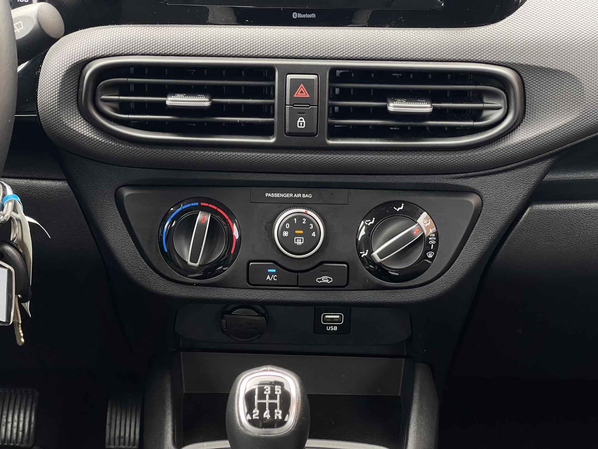 Hyundai i10 1.0 Comfort | Apple Carplay/Android Auto | LM Velgen | Bluetooth Tel. | Cruise Control | Airco | Rijklaarprijs! - 17/26