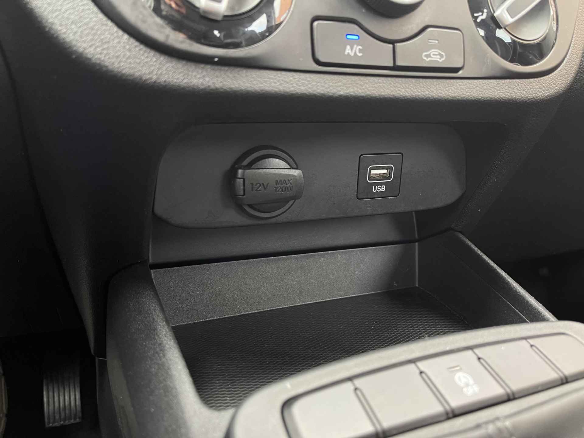 Hyundai i10 1.0 Comfort | Apple Carplay/Android Auto | LM Velgen | Bluetooth Tel. | Cruise Control | Airco | Rijklaarprijs! - 19/26