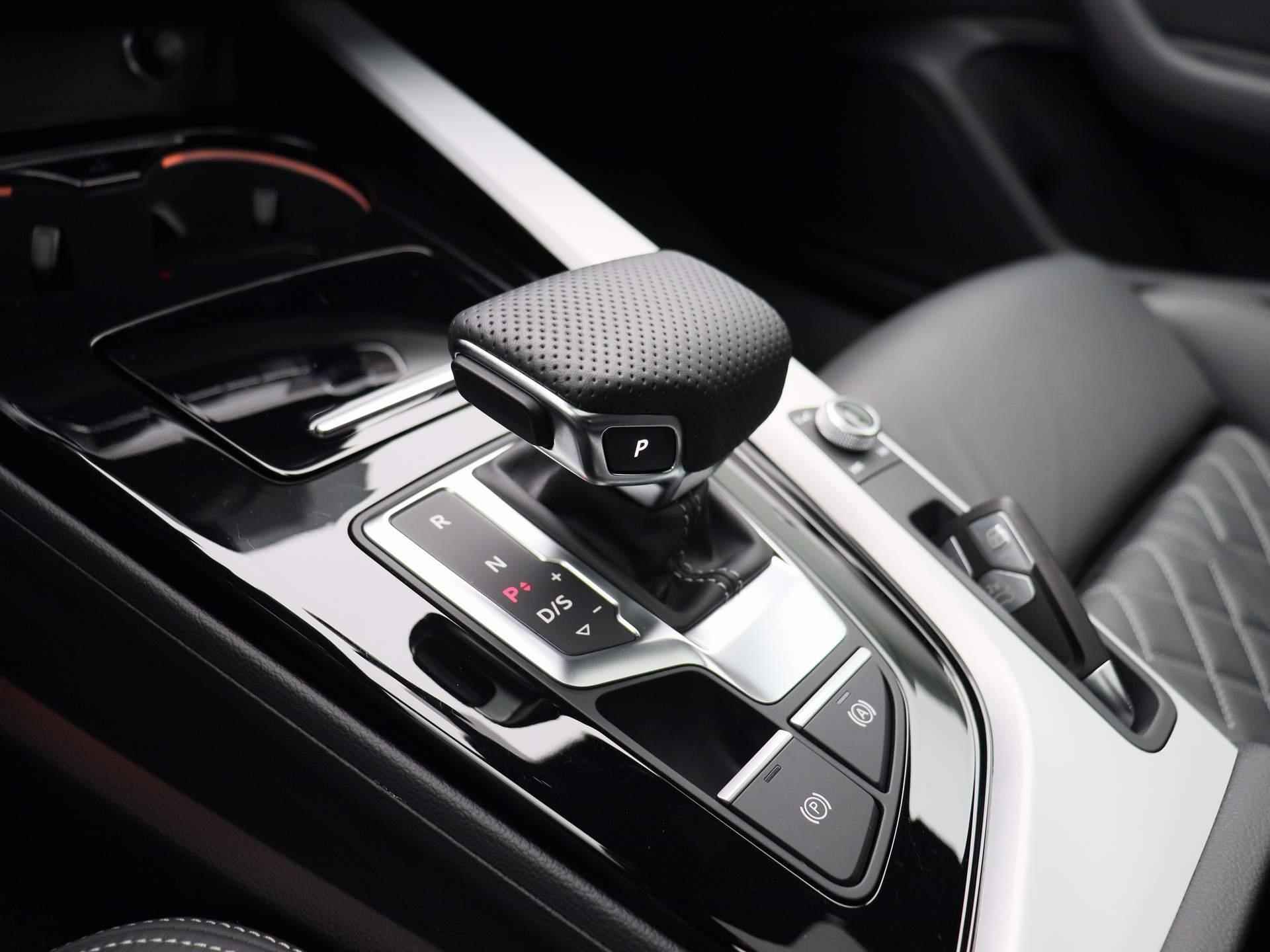 Audi A5 Sportback 40 TDI S edition quattro 204 PK | S-line exterieur | S-line interieur | Automaat | Navigatie | 360 Camera | Adaptive Cruise Control | Panoramadak | Head-up Display | Trekhaak | Stoelverwarming | Lichtmetalen velgen | Climate Control | Audi Sound System | Fabrieksgarantie | - 24/55