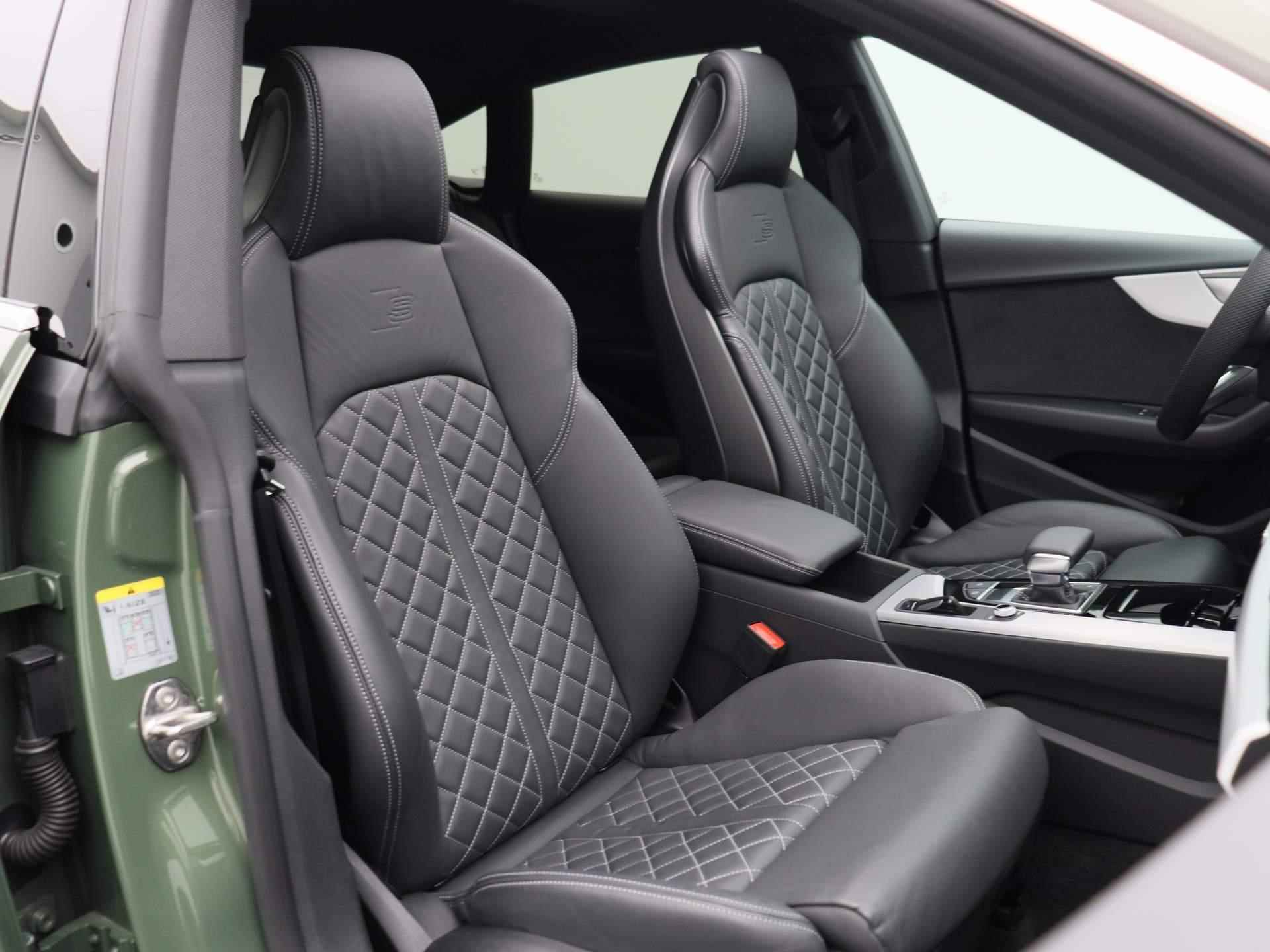 Audi A5 Sportback 40 TDI S edition quattro 204 PK | S-line exterieur | S-line interieur | Automaat | Navigatie | 360 Camera | Adaptive Cruise Control | Panoramadak | Head-up Display | Trekhaak | Stoelverwarming | Lichtmetalen velgen | Climate Control | Audi Sound System | Fabrieksgarantie | - 50/55