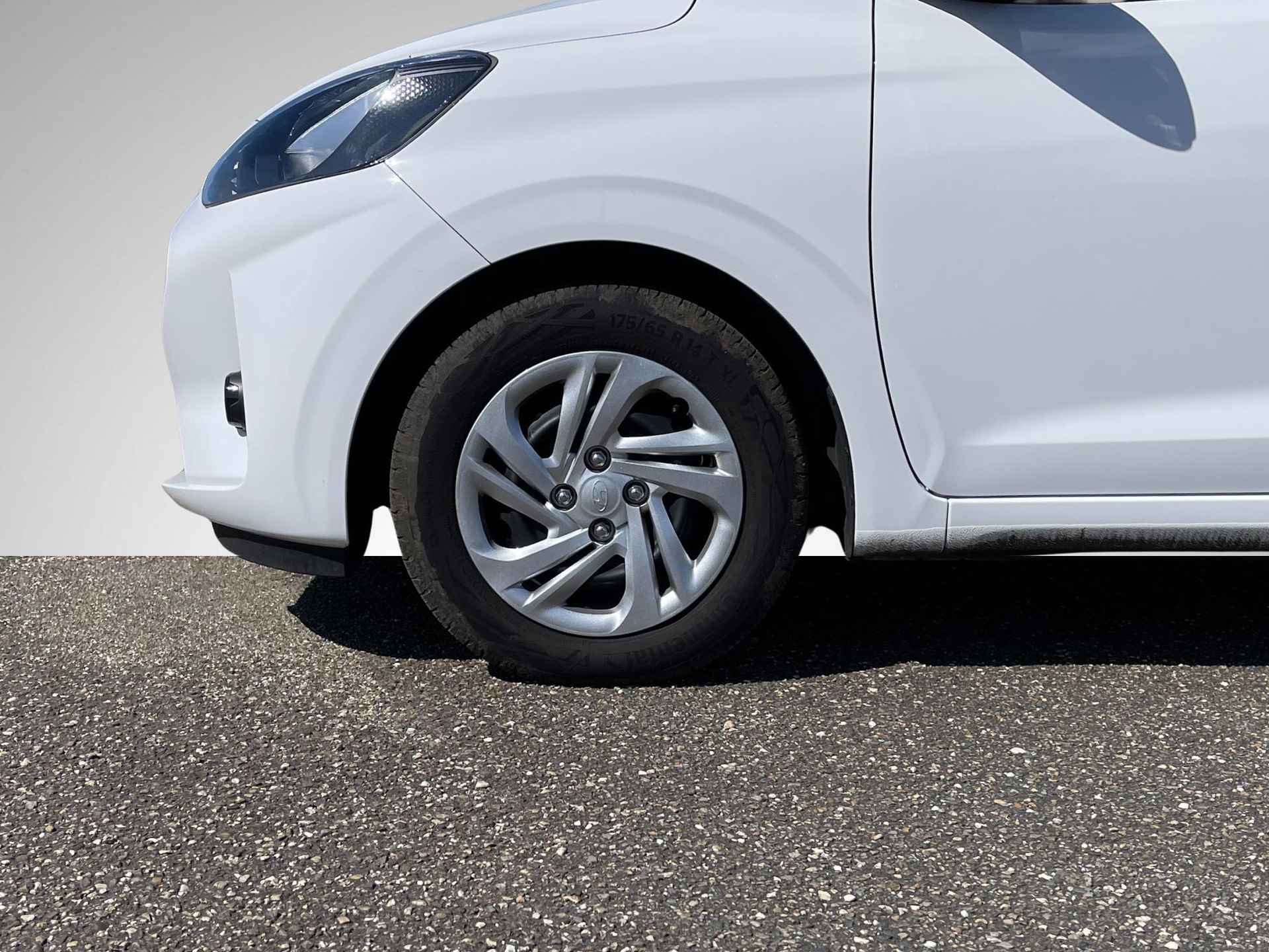 Hyundai i10 1.0 Comfort Smart *NIEUW MODEL* | Apple Carplay/Android Auto | Camera | Cruise Control | Airco | Bluetooth Tel. | DAB | Rijklaarprijs! - 8/25
