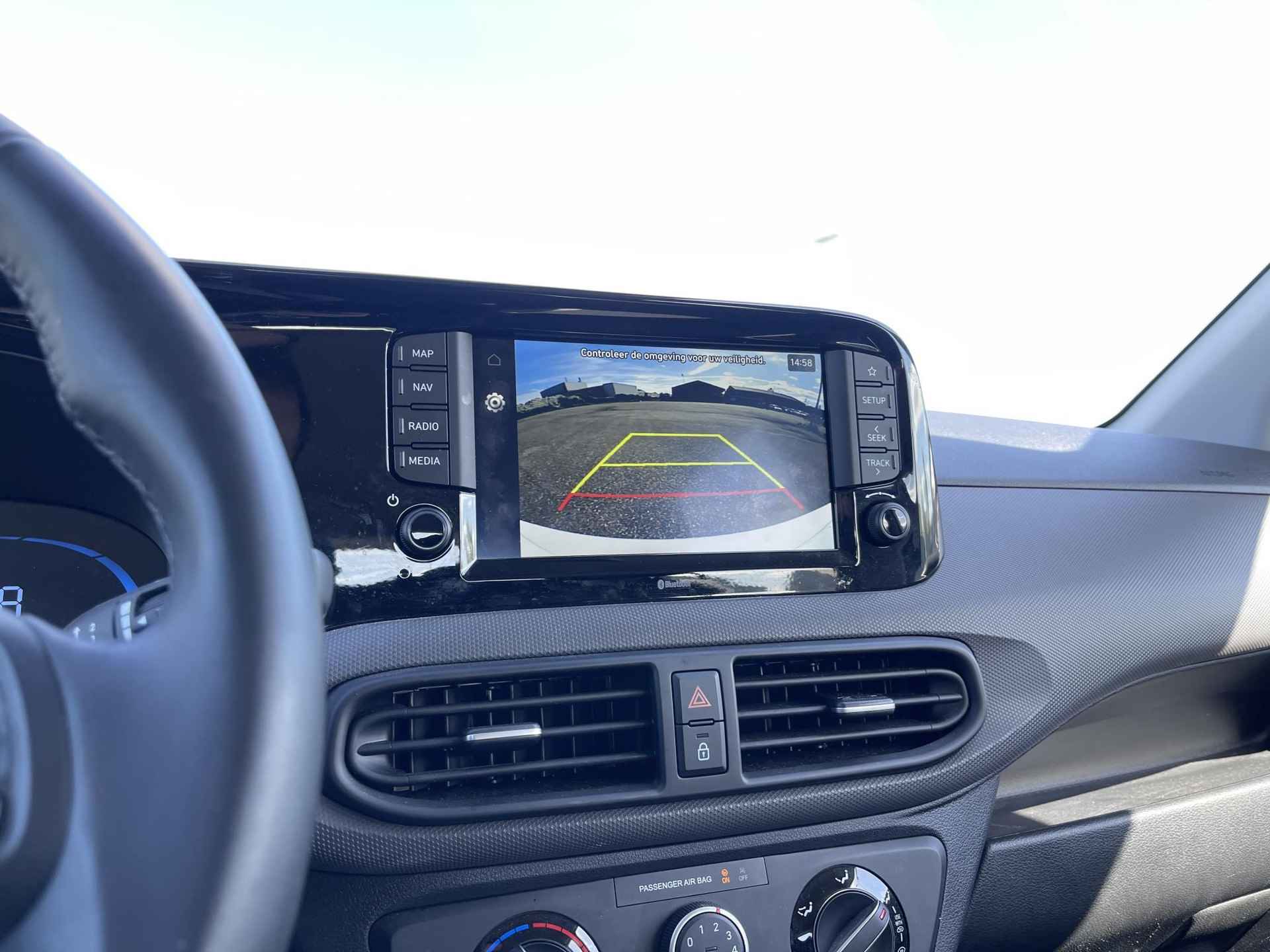 Hyundai i10 1.0 Comfort Smart *NIEUW MODEL* | Apple Carplay/Android Auto | Camera | Cruise Control | Airco | Bluetooth Tel. | DAB | Rijklaarprijs! - 17/25
