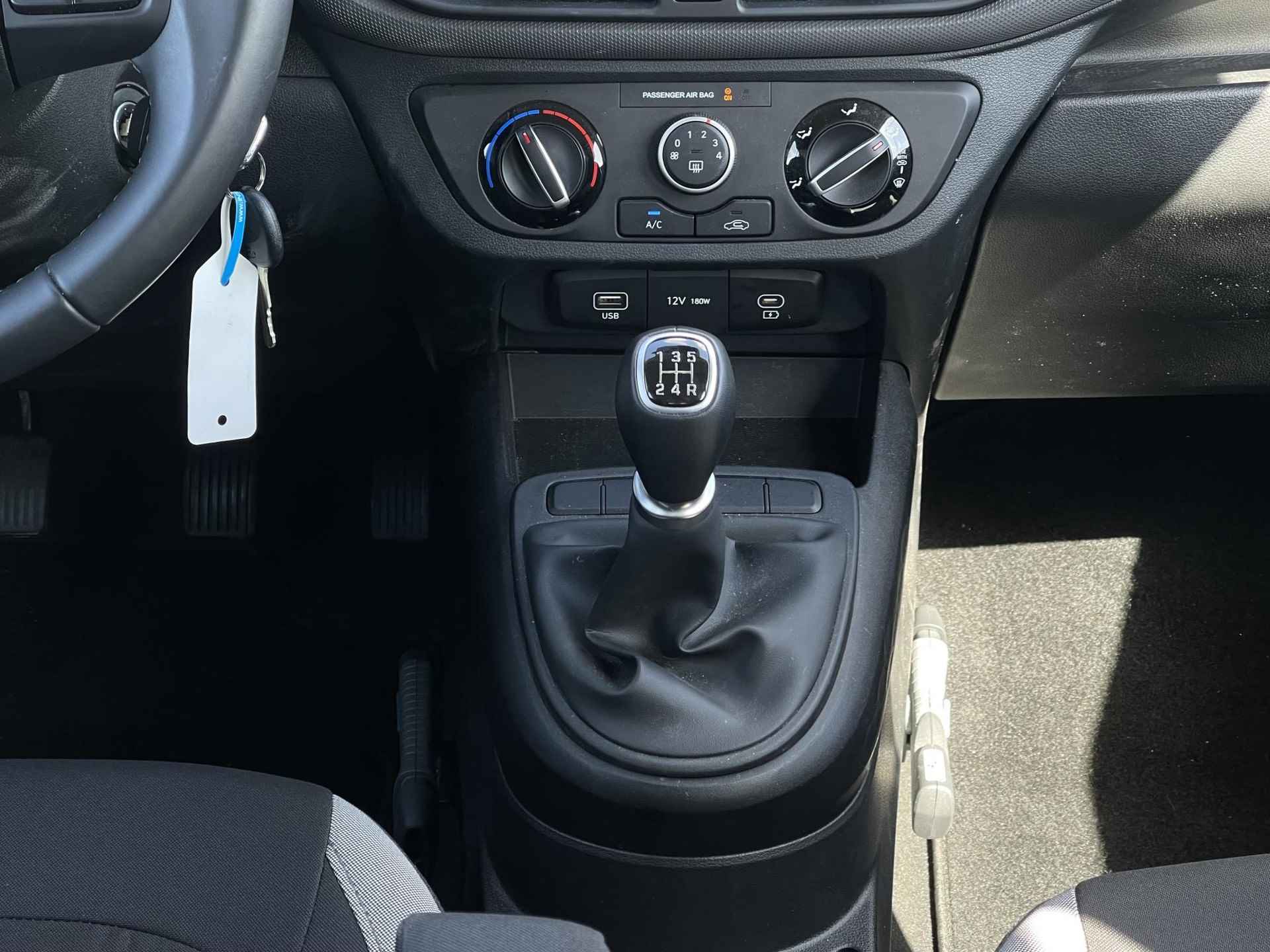 Hyundai i10 1.0 Comfort Smart *NIEUW MODEL* | Apple Carplay/Android Auto | Camera | Cruise Control | Airco | Bluetooth Tel. | DAB | Rijklaarprijs! - 19/25