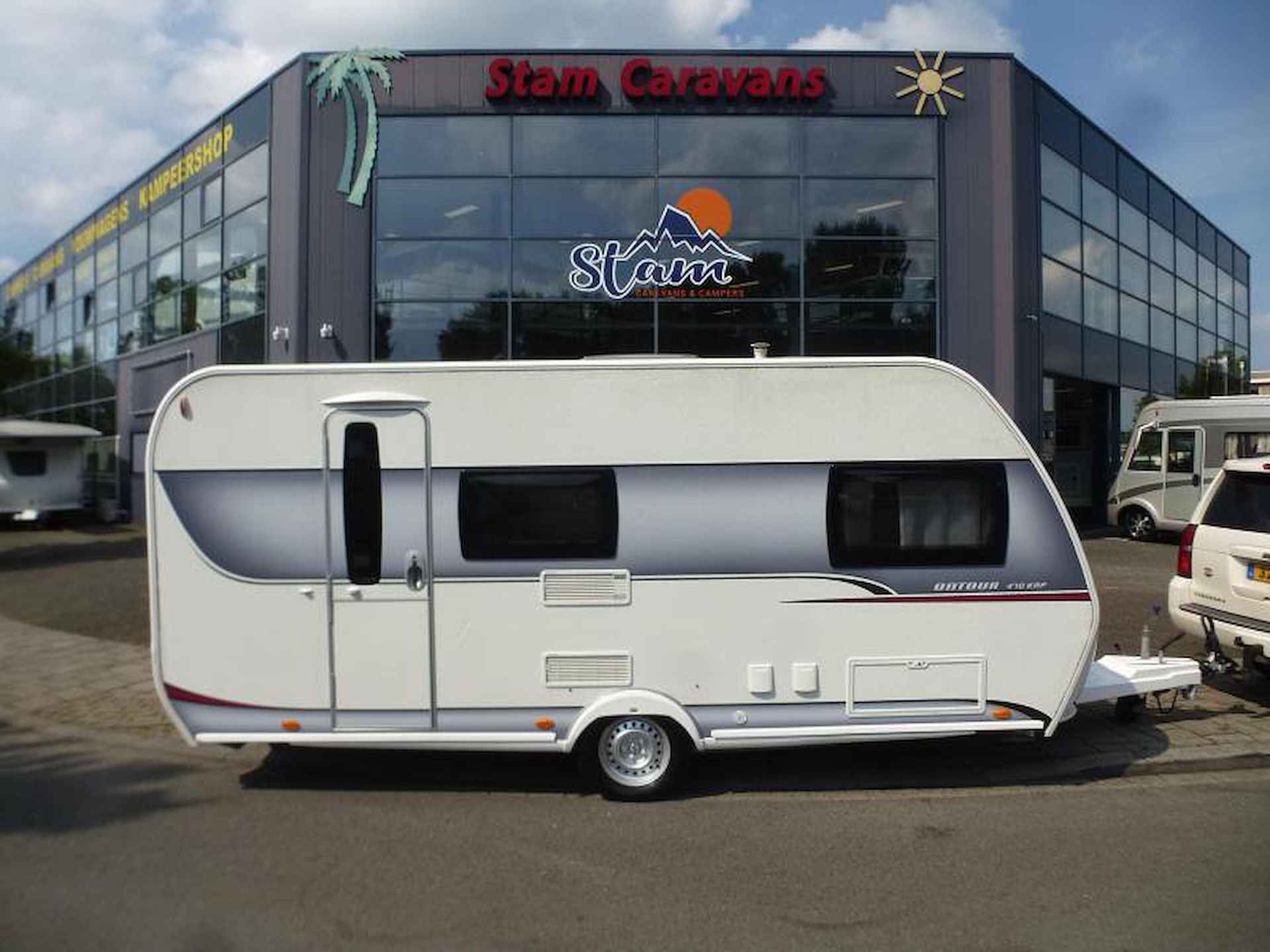 Hobby On Tour 470 KMF stapelbed en voortent - 1/13