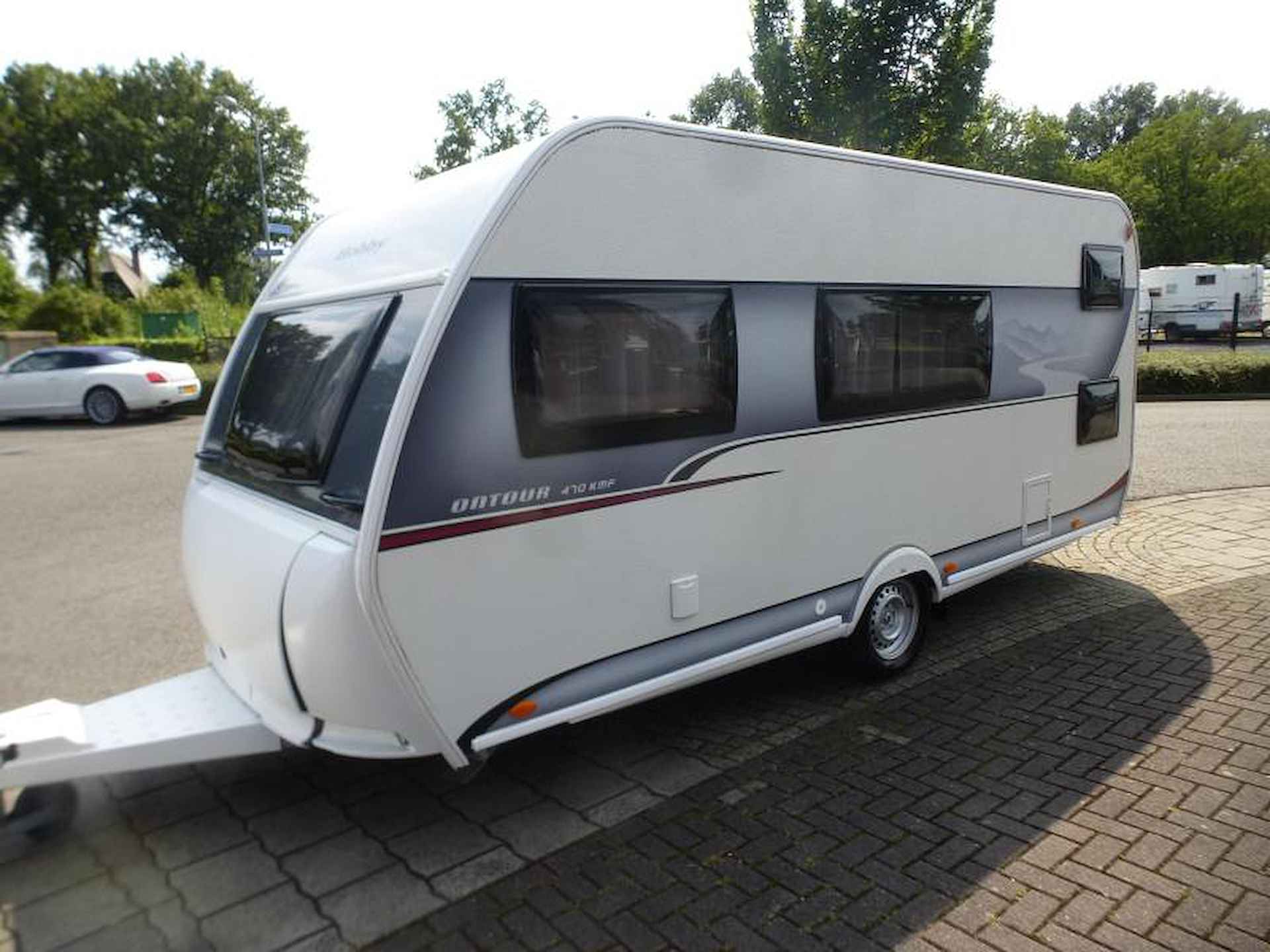 Hobby On Tour 470 KMF stapelbed en voortent - 6/13