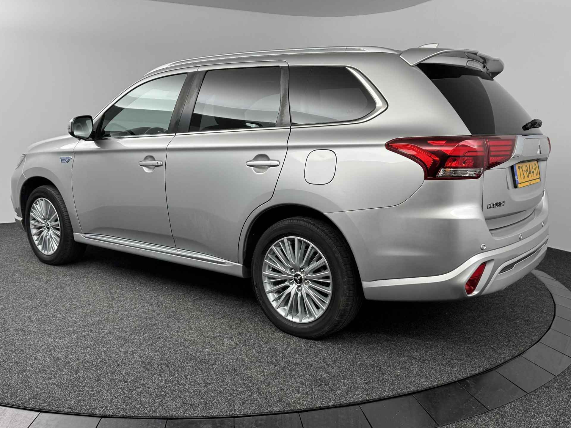 Mitsubishi Outlander 2.4 PHEV Instyle | Adaptieve Cruise Control | Sunroof | Leder | Trekhaak - 5/52