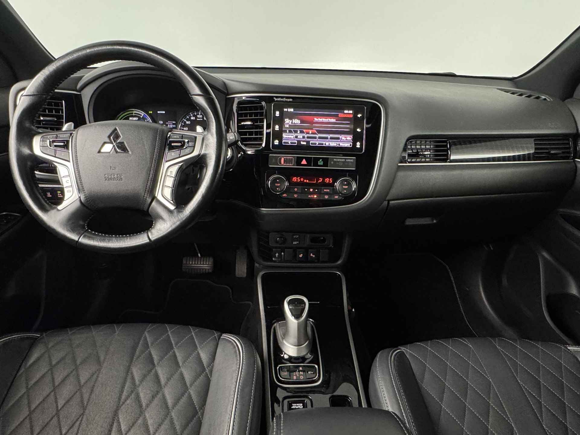 Mitsubishi Outlander 2.4 PHEV Instyle | Adaptieve Cruise Control | Sunroof | Leder | Trekhaak - 7/52