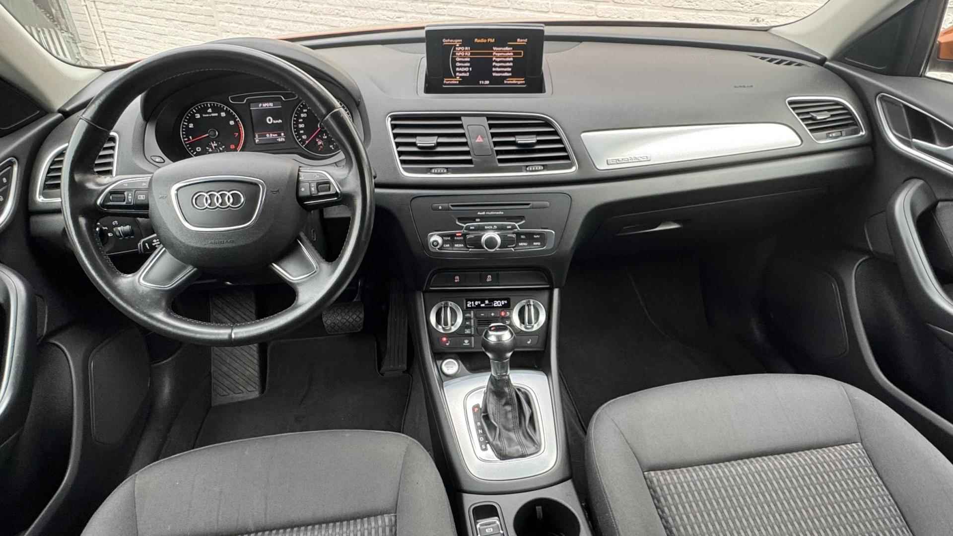 Audi Q3 2.0 TFSI quattro S Edition Automaat Cruise control Parkeersensor Climate control - 4/47