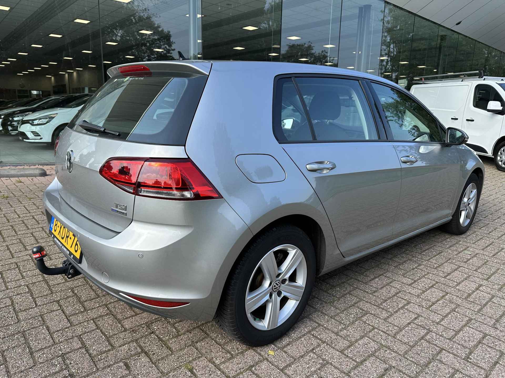 Volkswagen Golf 1.2 TSI Highline | 1e eigenaar + dealer onderhouden! | Trekhaak | Navi | Clima | Cruise | LM velgen 17" | All season banden - 2/18