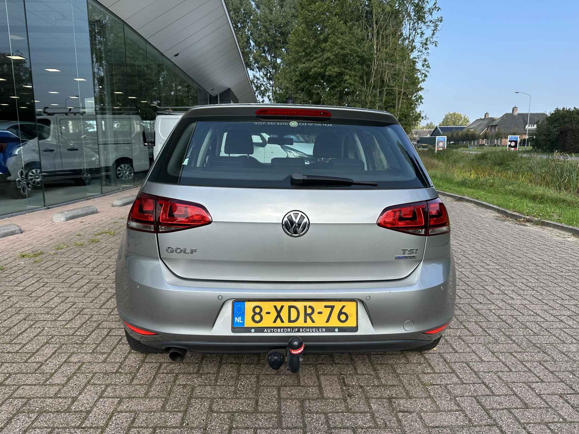 Volkswagen Golf 1.2 TSI Highline | 1e eigenaar + dealer onderhouden! | Trekhaak | Navi | Clima | Cruise | LM velgen 17" | All season banden - 4/18