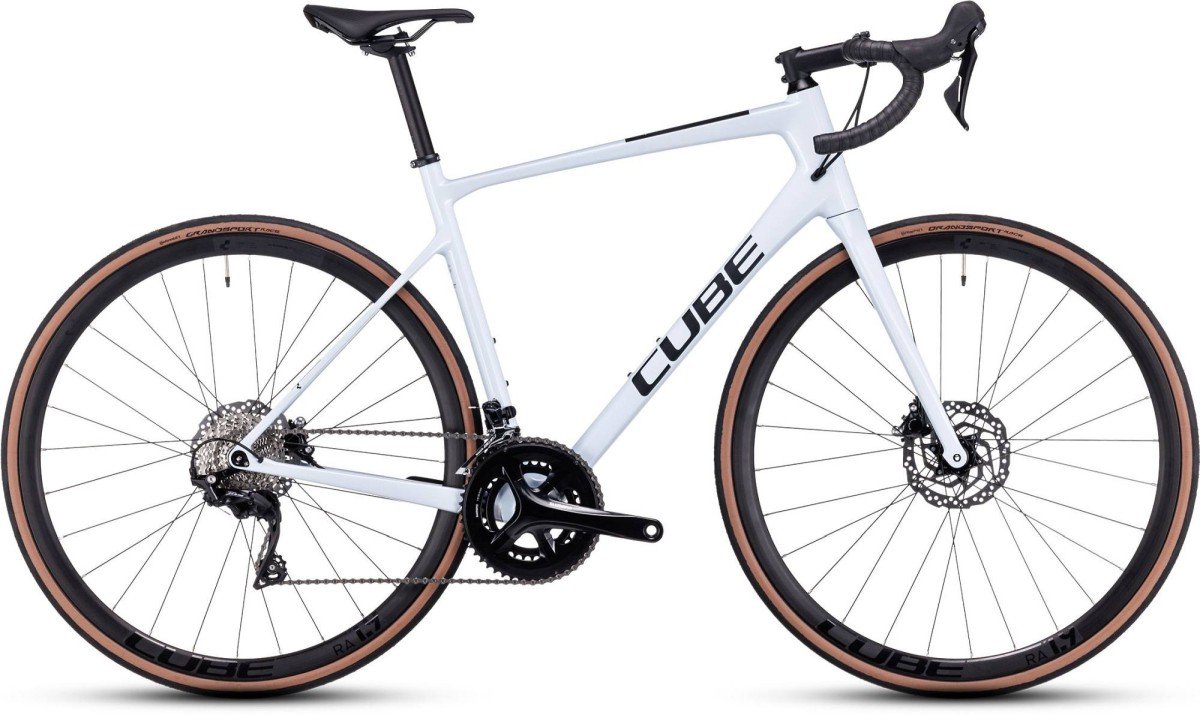 CUBE ATTAIN GTC RACE Heren Flashwhite/black 60cm 2024