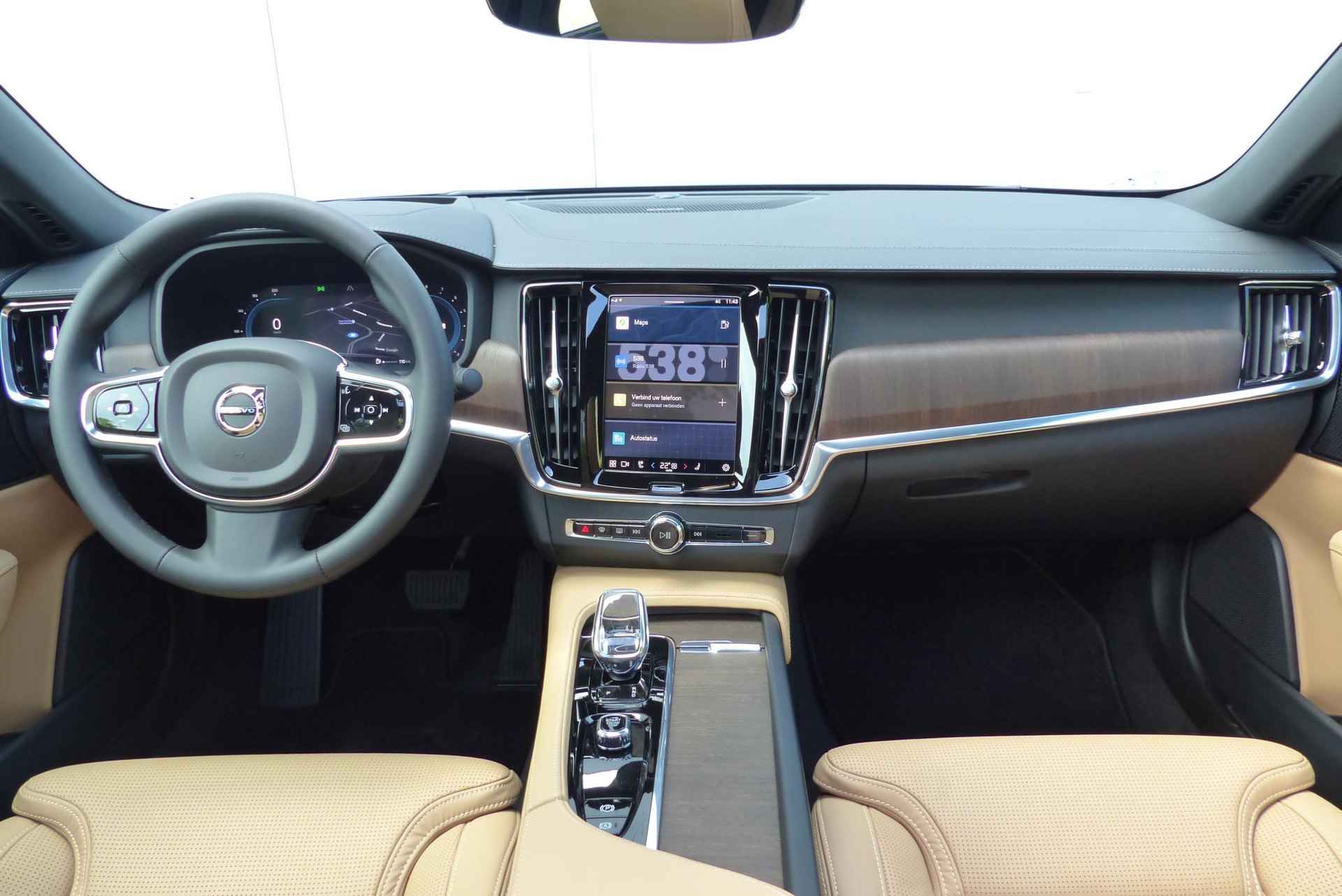 Volvo S90 B5 AUT8 251PK Ultimate Bright, Adaptieve Cruise Control met Pilot Assist, Elektrisch bedienbaar panoramisch schuif-/kanteldak, Premium audio by Harman Kardon, Elektrisch bedienbare voorstoelen, Verwarmbare voorstoelen + stuurwiel, Verwarmbare achterbank, Park Assist voor + achter, Parkeercamera, 360° camera, Head-Up display, Blind Spot Information System, Keyless entree, 4-Zone Climate Control, Apple CarPlay/Android Auto, 20'' Lichtmetalen wielen - 5/33