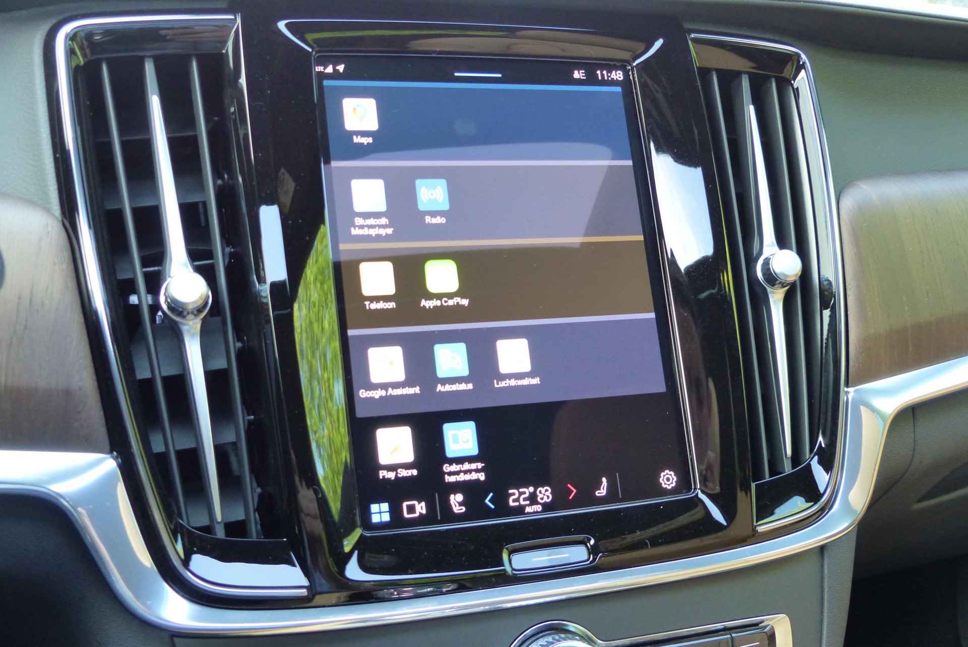 Volvo S90 B5 AUT8 251PK Ultimate Bright, Adaptieve Cruise Control met Pilot Assist, Elektrisch bedienbaar panoramisch schuif-/kanteldak, Premium audio by Harman Kardon, Elektrisch bedienbare voorstoelen, Verwarmbare voorstoelen + stuurwiel, Verwarmbare achterbank, Park Assist voor + achter, Parkeercamera, 360° camera, Head-Up display, Blind Spot Information System, Keyless entree, 4-Zone Climate Control, Apple CarPlay/Android Auto, 20'' Lichtmetalen wielen - 28/33