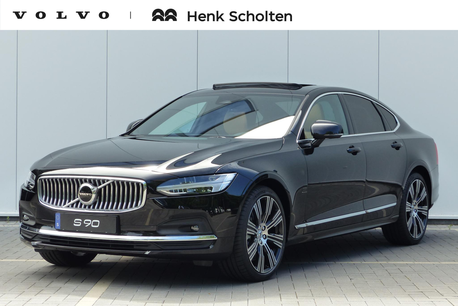 Volvo S90 B5 AUT8 251PK Ultimate Bright, Adaptieve Cruise Control met Pilot Assist, Elektrisch bedienbaar panoramisch schuif-/kanteldak, Premium audio by Harman Kardon, Elektrisch bedienbare voorstoelen, Verwarmbare voorstoelen + stuurwiel, Verwarmbare achterbank, Park Assist voor + achter, Parkeercamera, 360° camera, Head-Up display, Blind Spot Information System, Keyless entree, 4-Zone Climate Control, Apple CarPlay/Android Auto, 20'' Lichtmetalen wielen