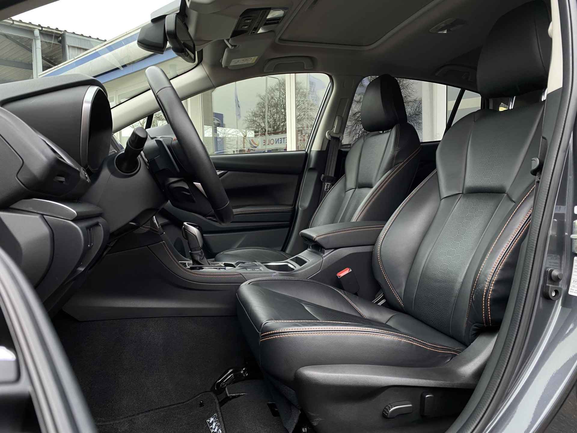 Subaru XV 2.0i e-BOXER Premium | Cruise Control adaptief | Navigatie | Camera | Stoelverwarming | Lederen Bekleding | Schuif/Kantel Dak | Parkeer Assistentie | - 2/44