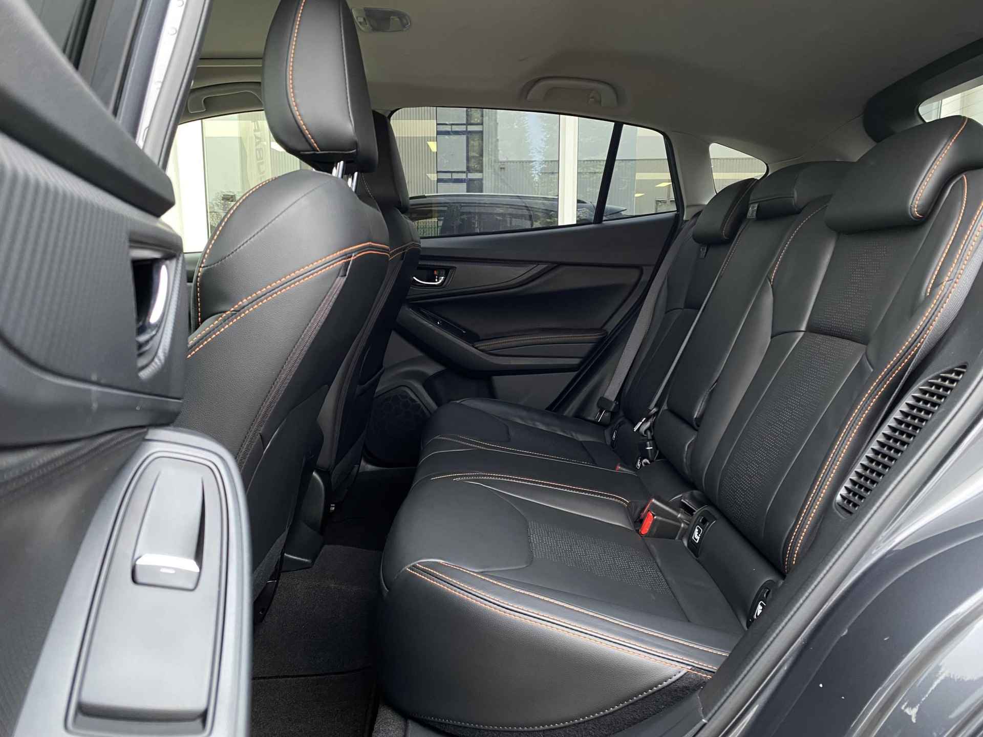 Subaru XV 2.0i e-BOXER Premium | Cruise Control adaptief | Navigatie | Camera | Stoelverwarming | Lederen Bekleding | Schuif/Kantel Dak | Parkeer Assistentie | - 8/44