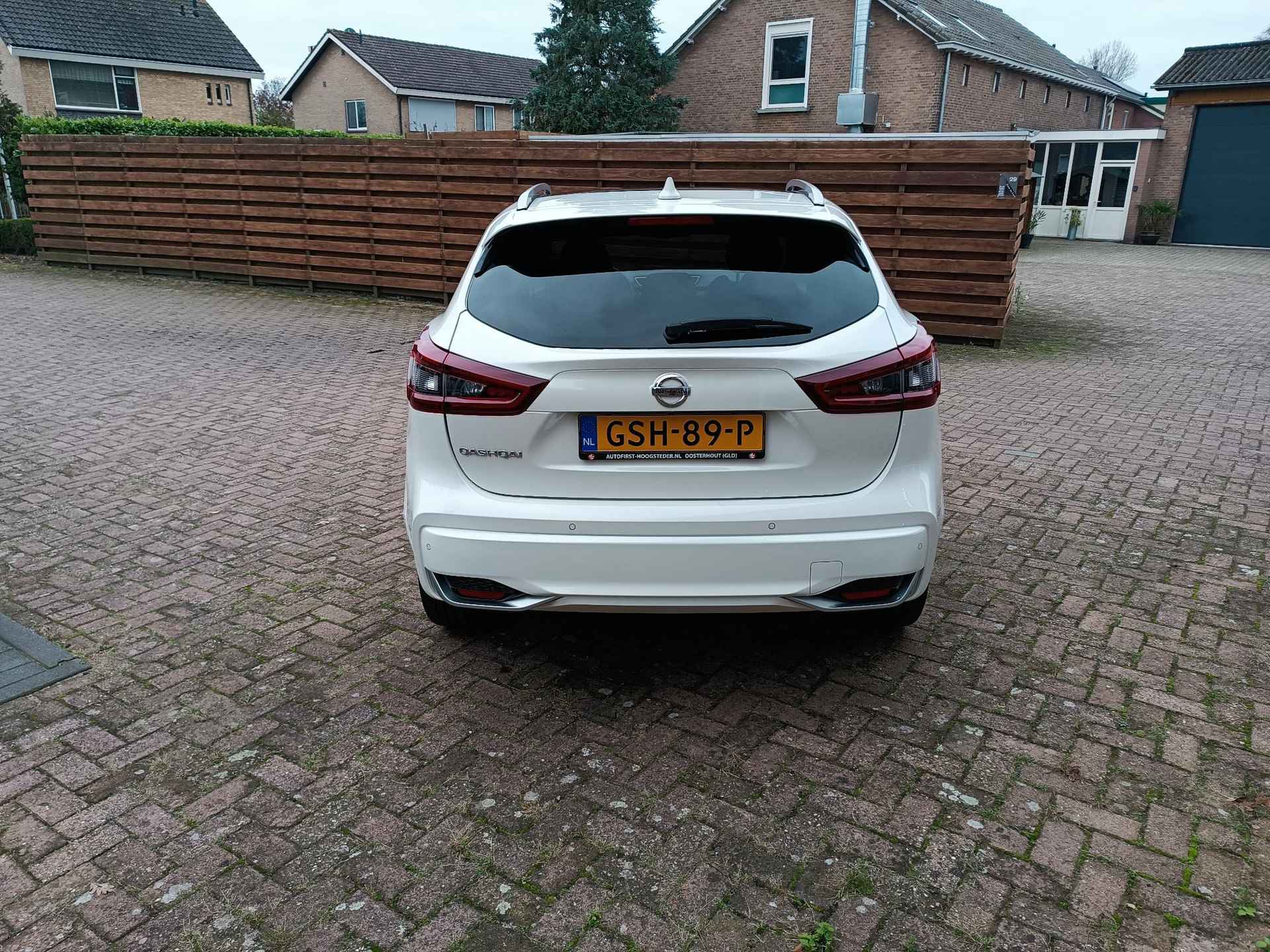 Nissan Qashqai 1.3 DIG-T N-Tec Automaat, pano, carplay, camera - 2/28