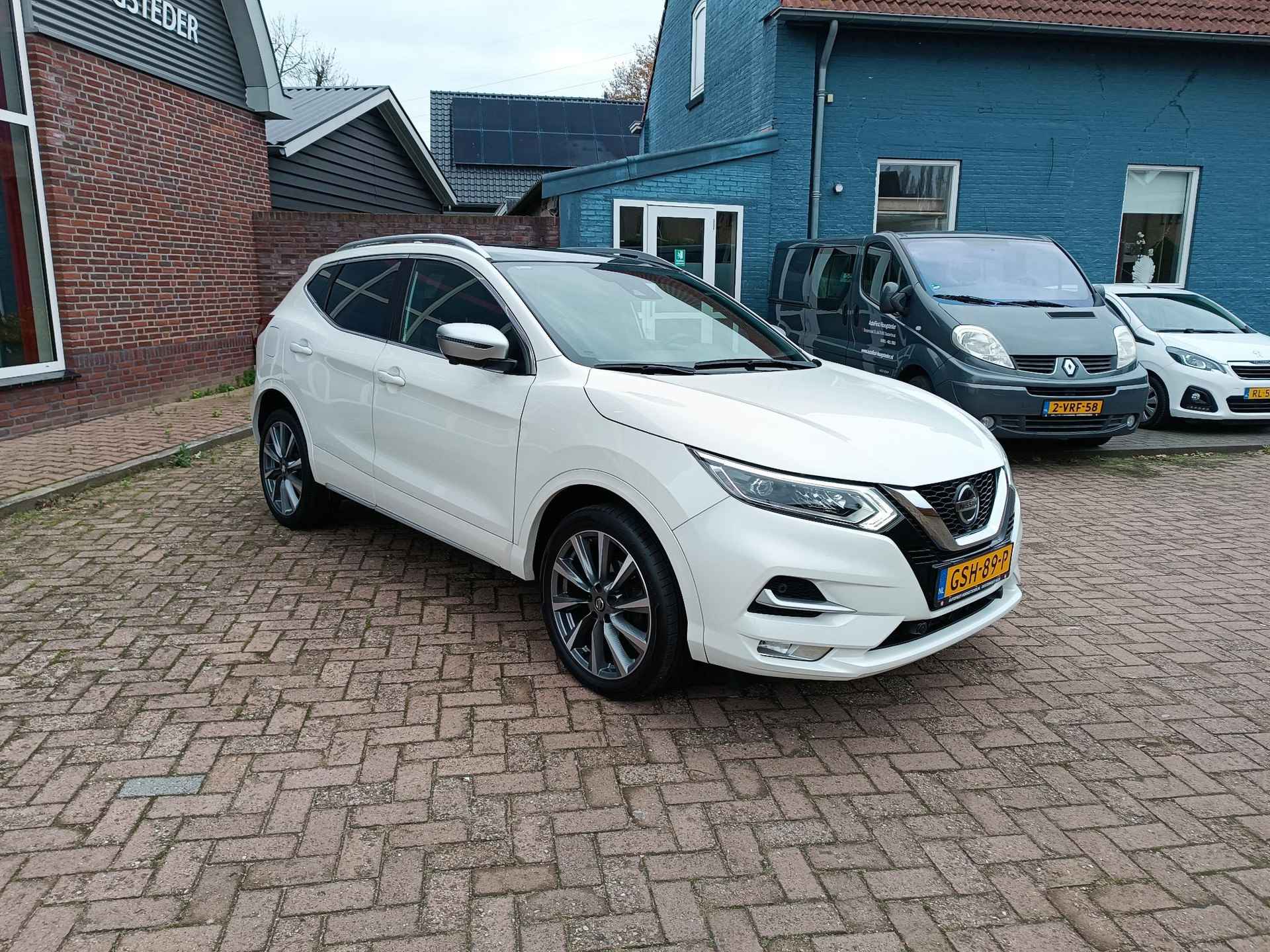 Nissan Qashqai 1.3 DIG-T N-Tec Automaat, pano, carplay, camera - 24/28