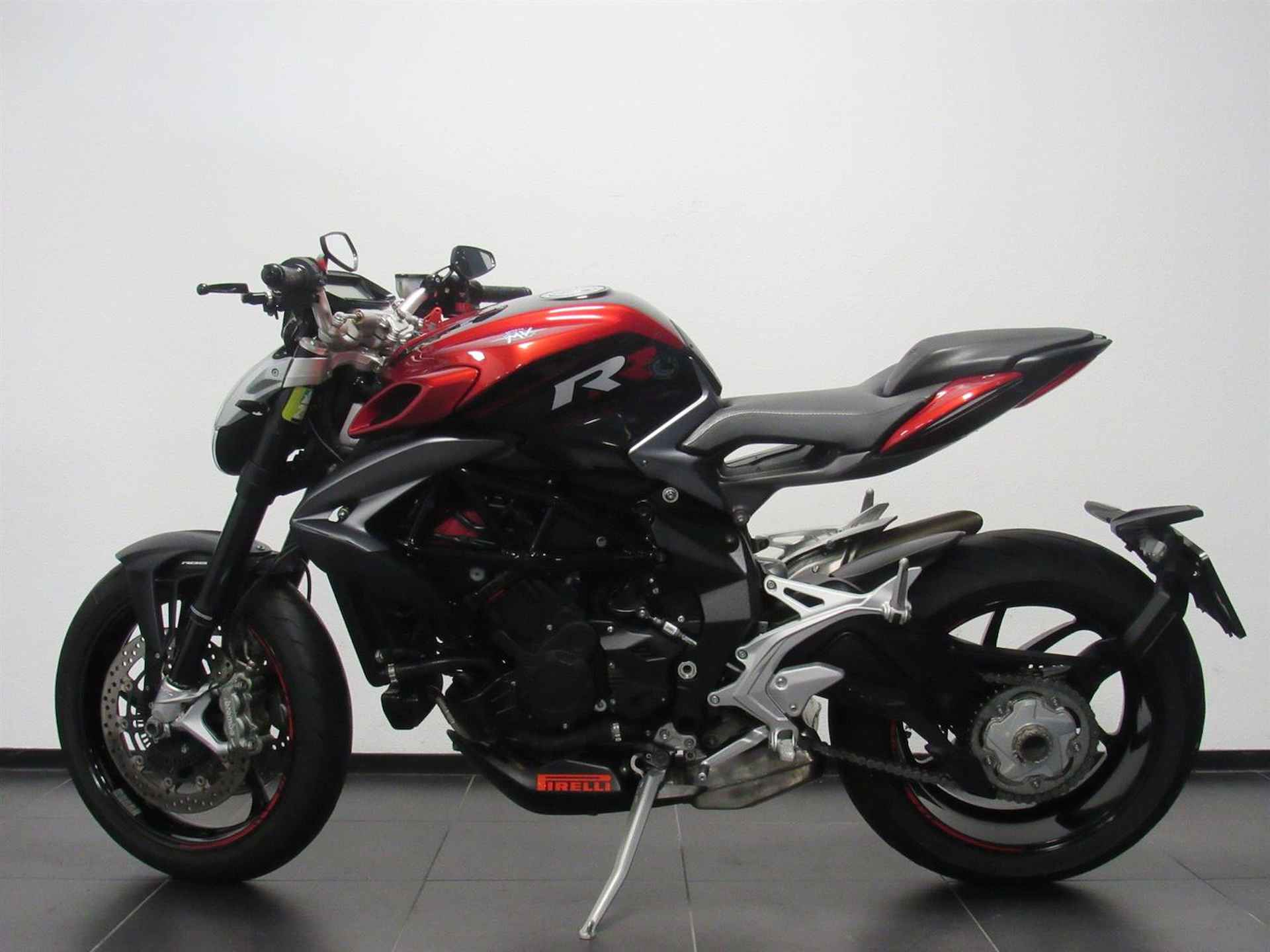 MV Agusta Brutale 800 RR - 2018 - 4/14